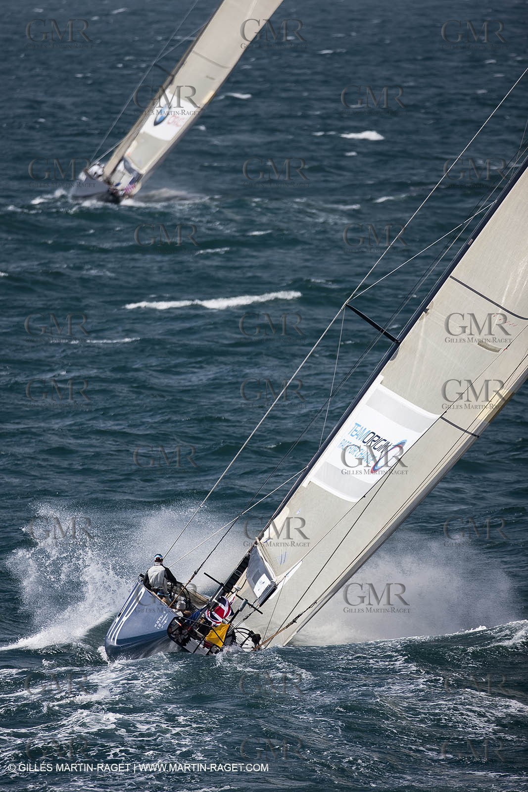 05 08 2010 - Cowes (UK, IOW) - The 1851 Cup -  BMW ORACLE Racing -  - Round The Island Race - From Ste Catherine to the Needles.