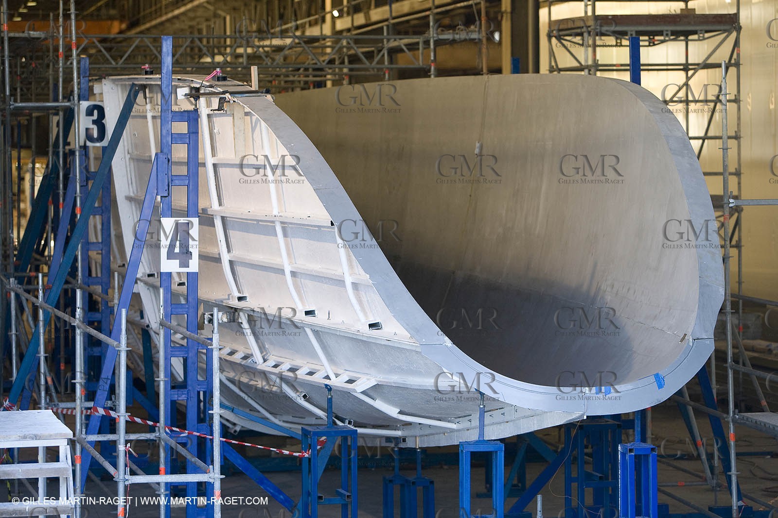 22 01 2008 - La Ciotat (FRA, 13) - Construction of cruising catamaran Nahema at H2X boatyard - Mould construction