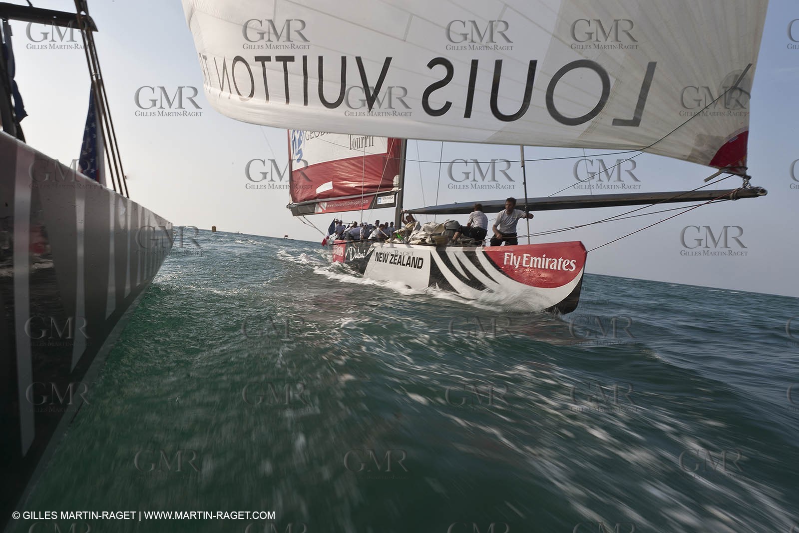 14 11 2010 - Dubai (UAE) - Dubai Louis Vuitton Trophy -  BMW ORACLE Racing - Training - Onboard Vs All 4 one