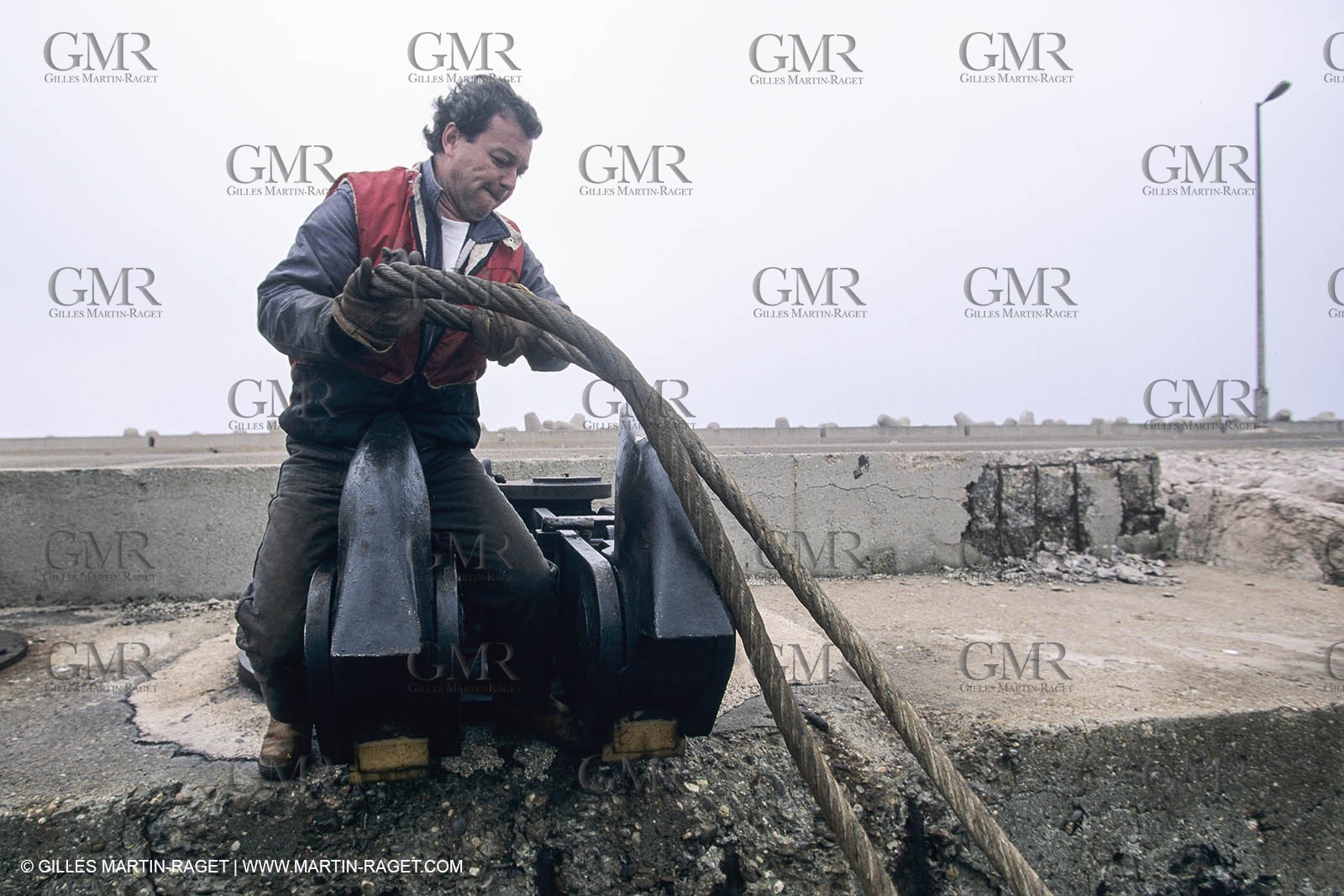 Monde maritime, opérations porturaires, ports, manoeuvres, marine world, harbour operations, maritime shipping,