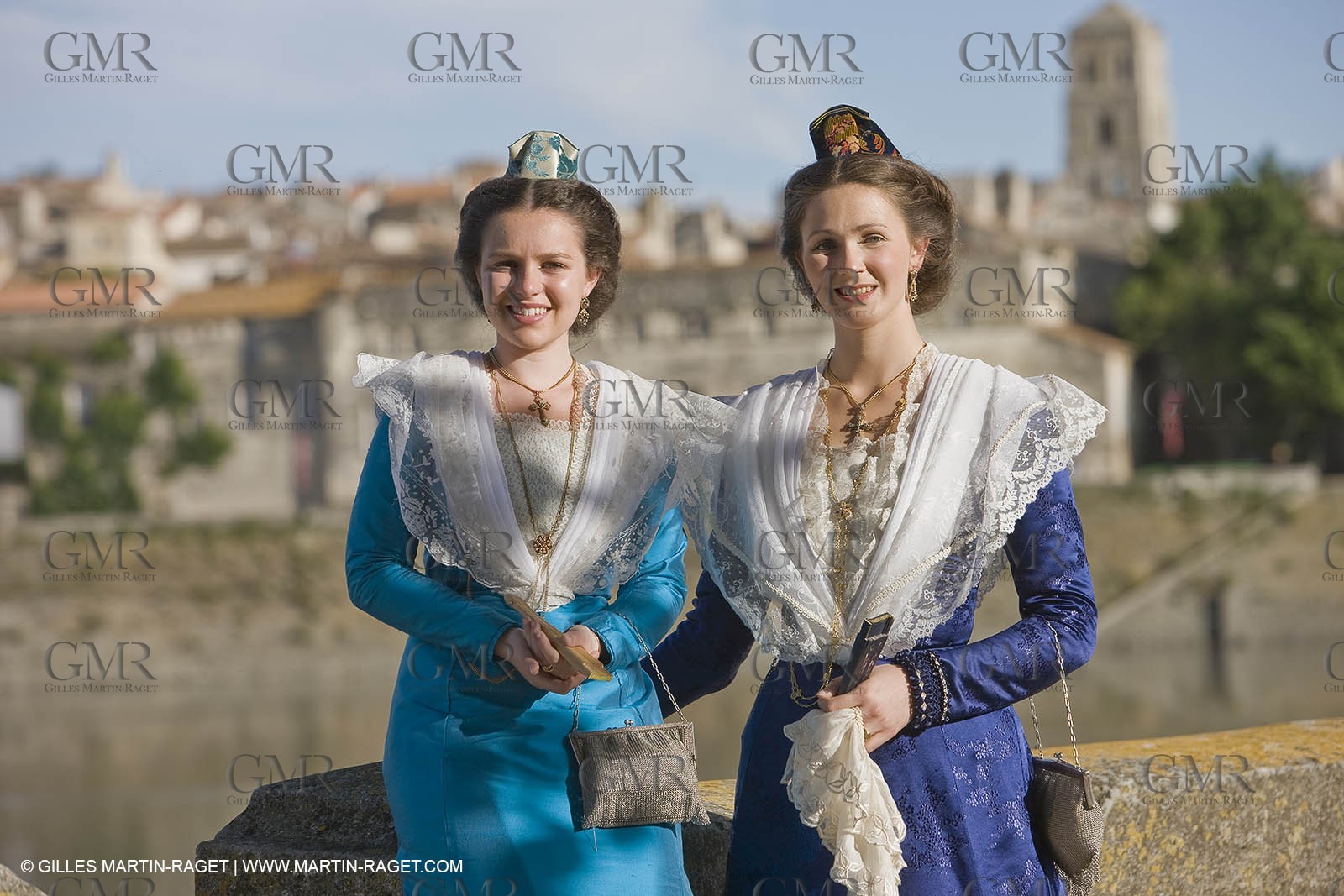 17 juin 2008 - Arles (Fra,13) - two queen if Arles, Caroline Serre et Nathalie Chay