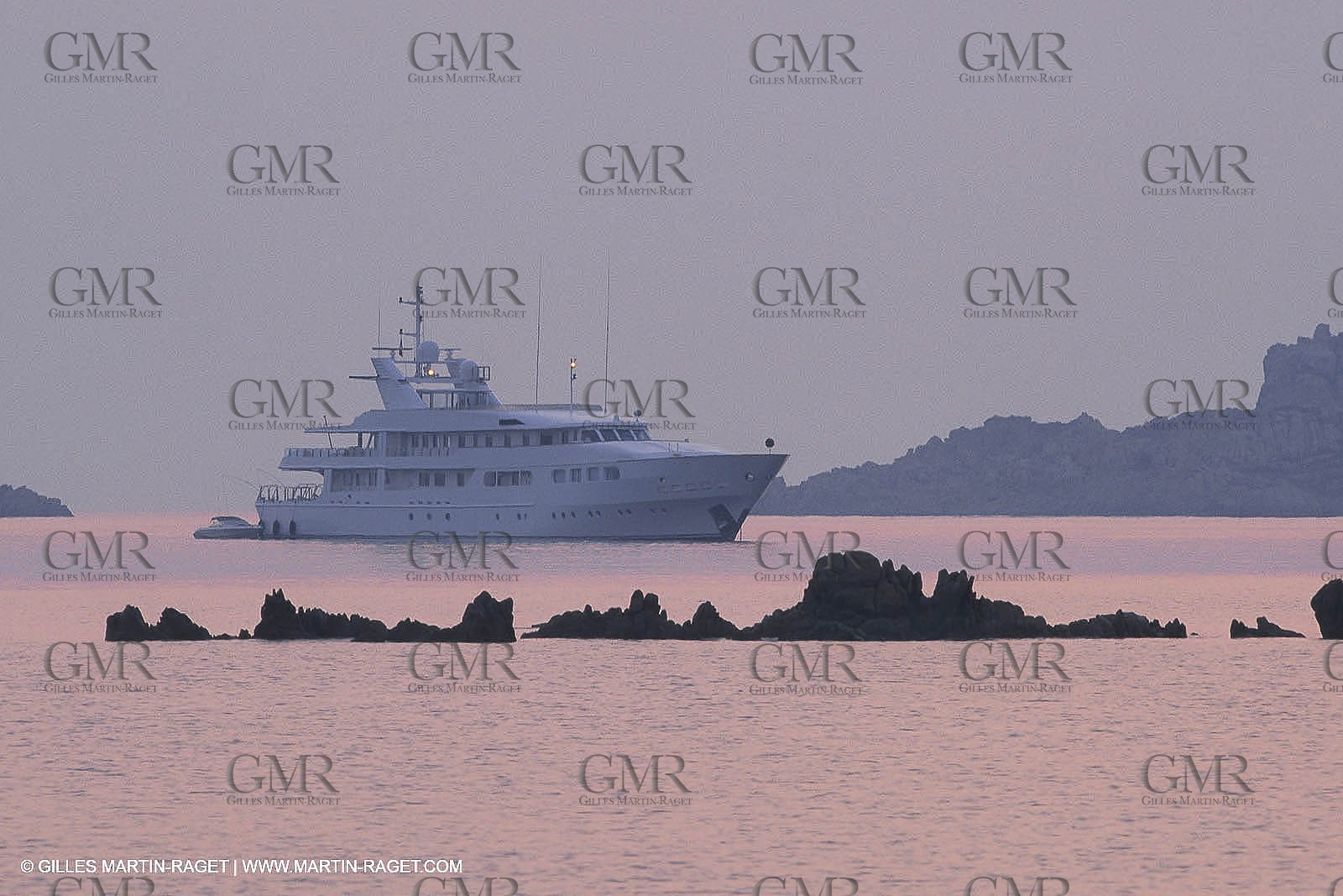 Powerboating, super Yachts