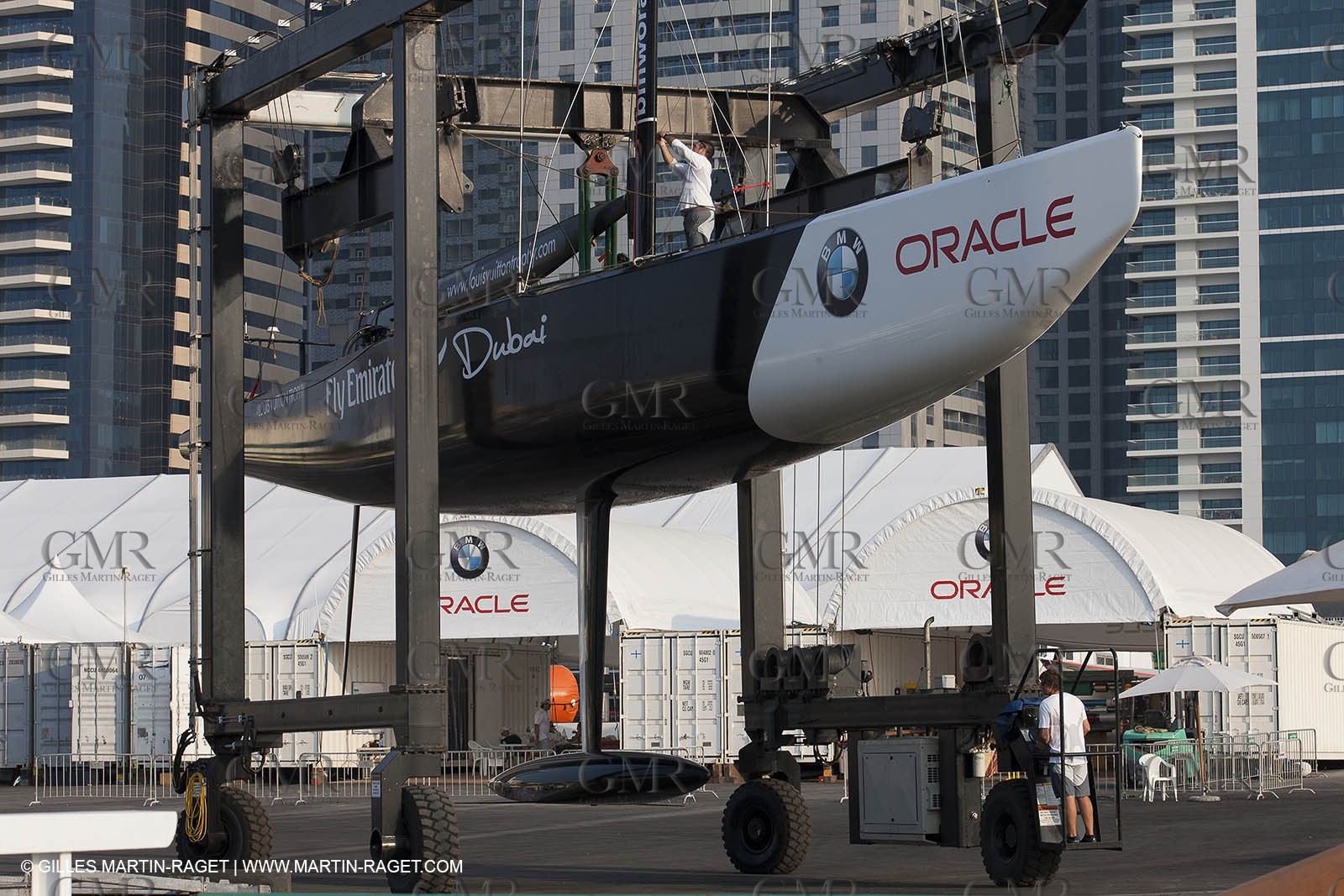 14 11 2010 - Dubai (UAE) - Dubai Louis Vuitton Trophy -  BMW ORACLE Racing - Training - Onboard Vs All 4 one
