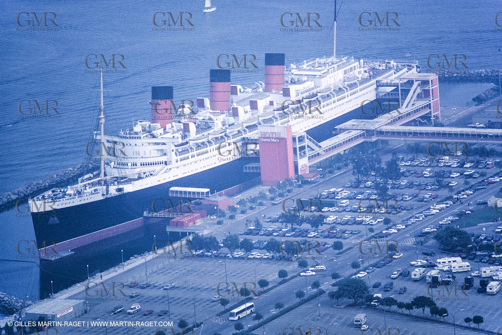 Paquebots, liners, cruise ships