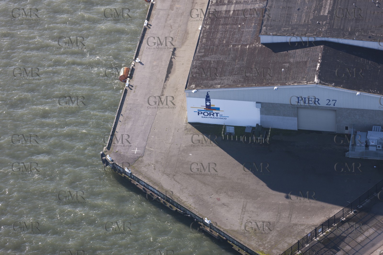 05 01 2011 - San Francisco (USA, CA) - 34th America's Cup - San Francisco waterfront - Piers 27-29 (triangle shape)