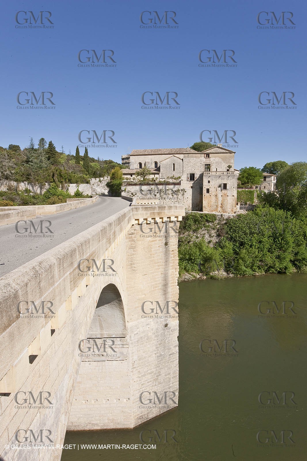 28 04 2009 - Ste Anastasie (FRA, 30) - Atlas Nîmes Métropole -  2009 campaign - Saint Nicolas bridge