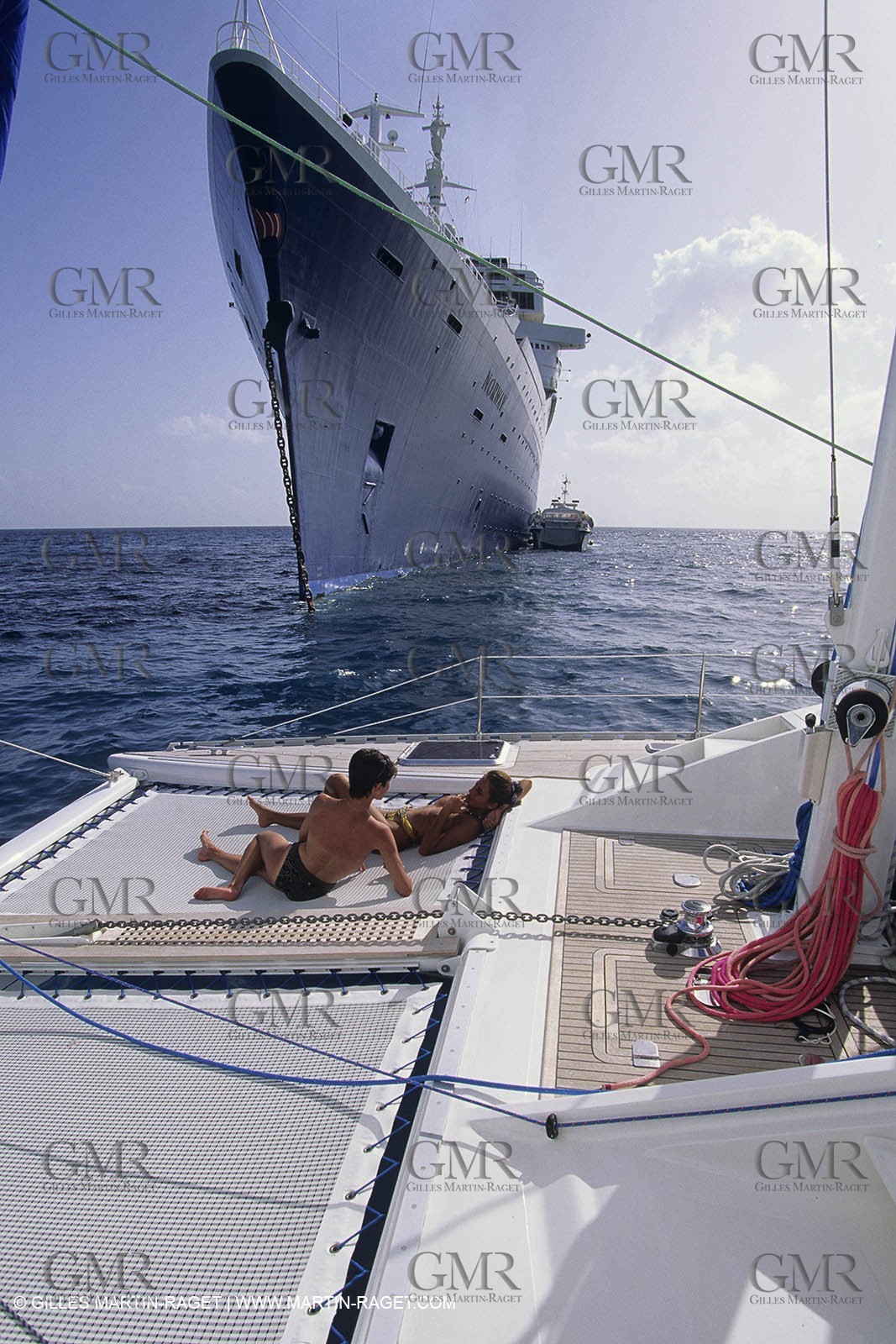 Voile, croisière, personnages