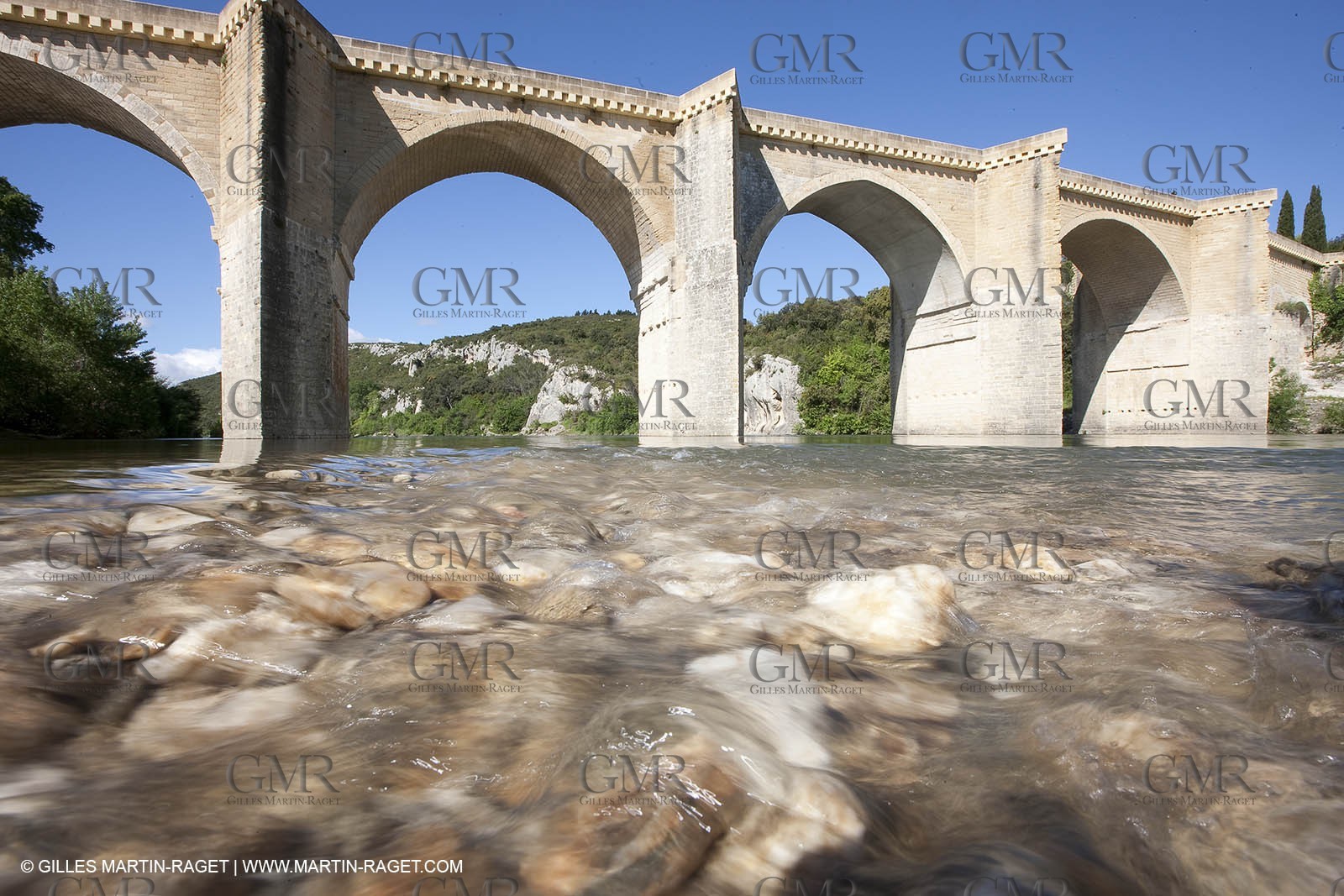 28 04 2009 - Ste Anastasie (FRA, 30) - Atlas Nîmes Métropole -  2009 campaign - Saint Nicolas bridge