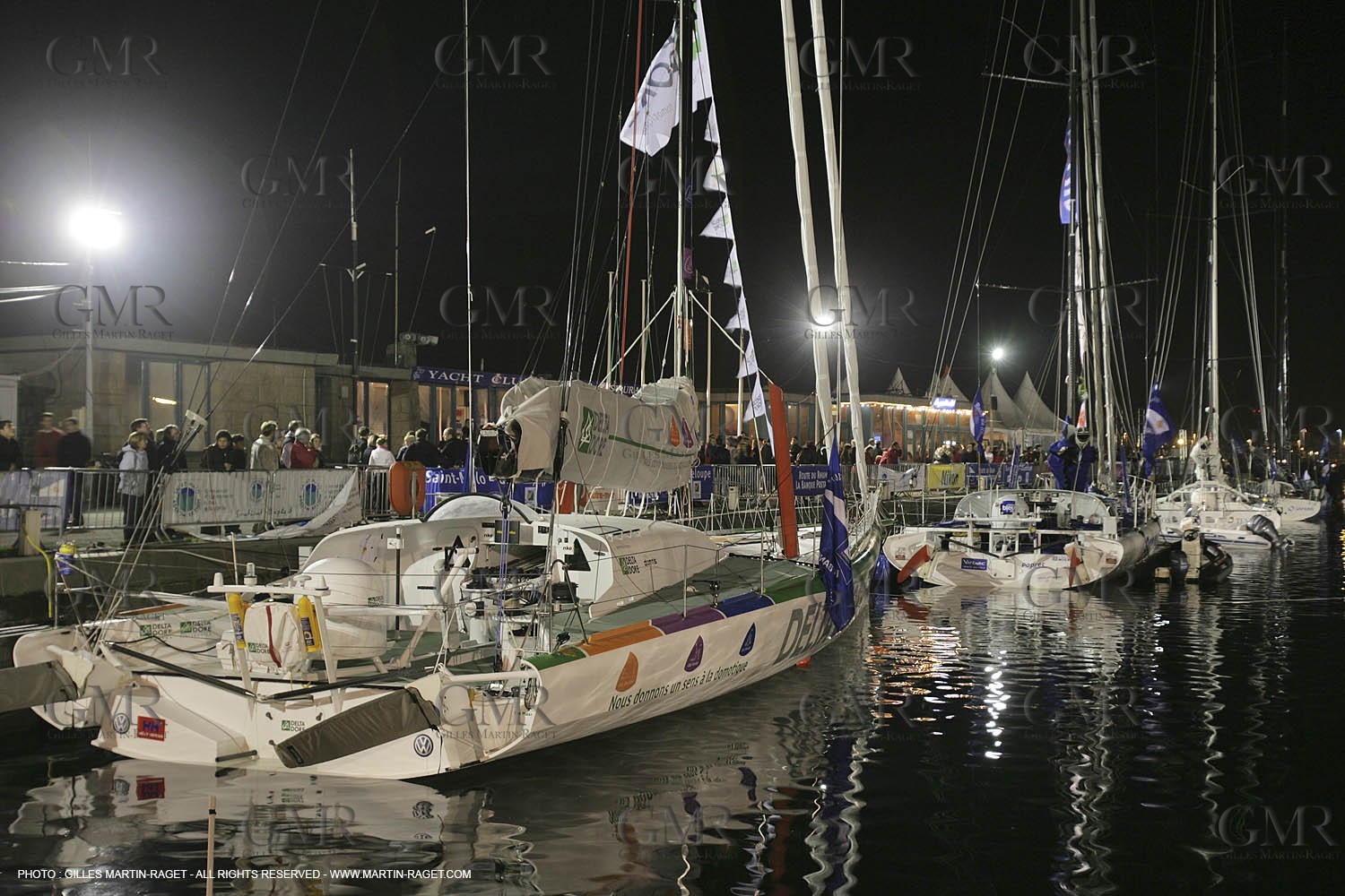27 10 2006 - Saint Malo (FRA) - Route du Rhum 2006 - Dock ambiances
