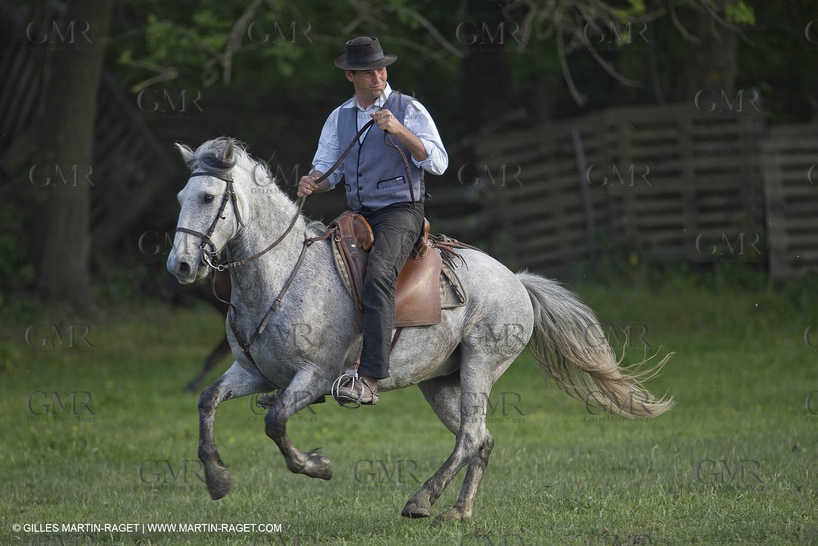 07 05 2008 - Le Cailar (FRA,30) - Stock work at Mas du Pont de Laute domain