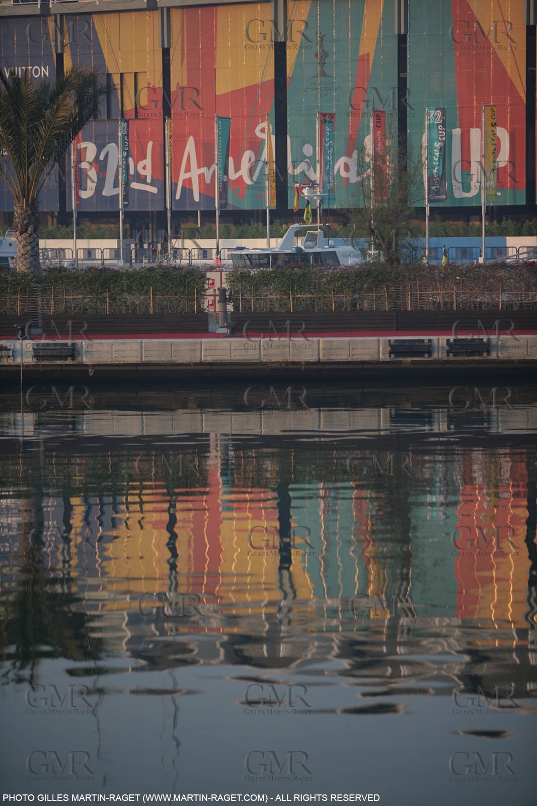 17 04 2007-Valencia (Spain)- 32nd America's Cup - Louis Vuitton Cup - RR1 - DAY 2 - BMW ORACLE Racing