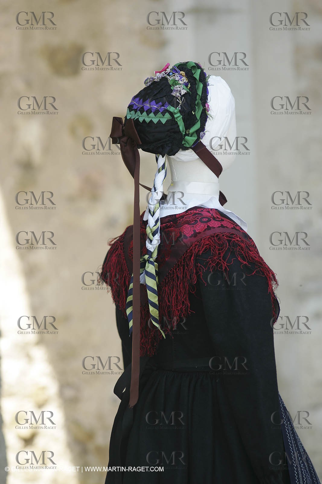May 2004 - La Tour d'Aigues (FRA, 84) - Old costumes for women of the South exhibition