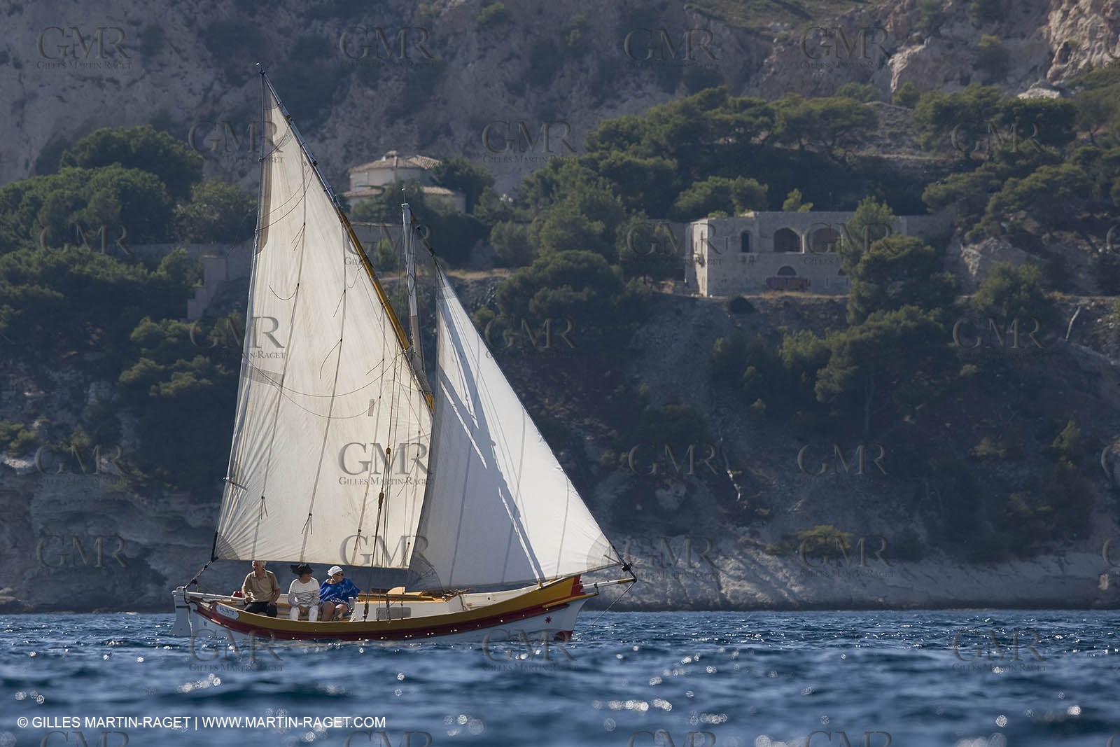 1 09 2007 - Marseille (FRA, 13) - Latin rigs in l'Estaque (Marseille north bay village)