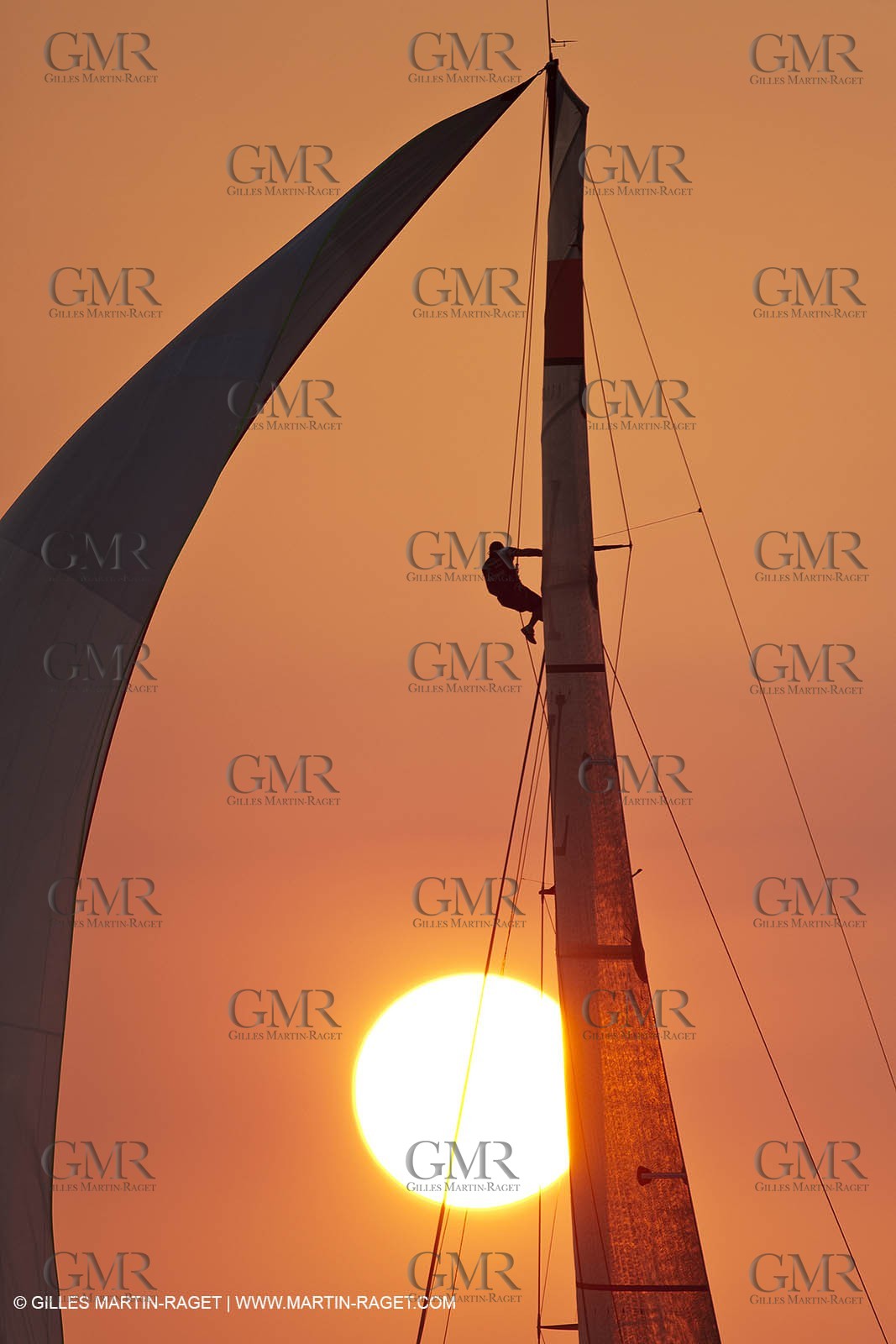 21 11 2010 - Dubai (UAE) - Dubai Louis Vuitton Trophy -  Round 2 - BMW ORACLE Racing