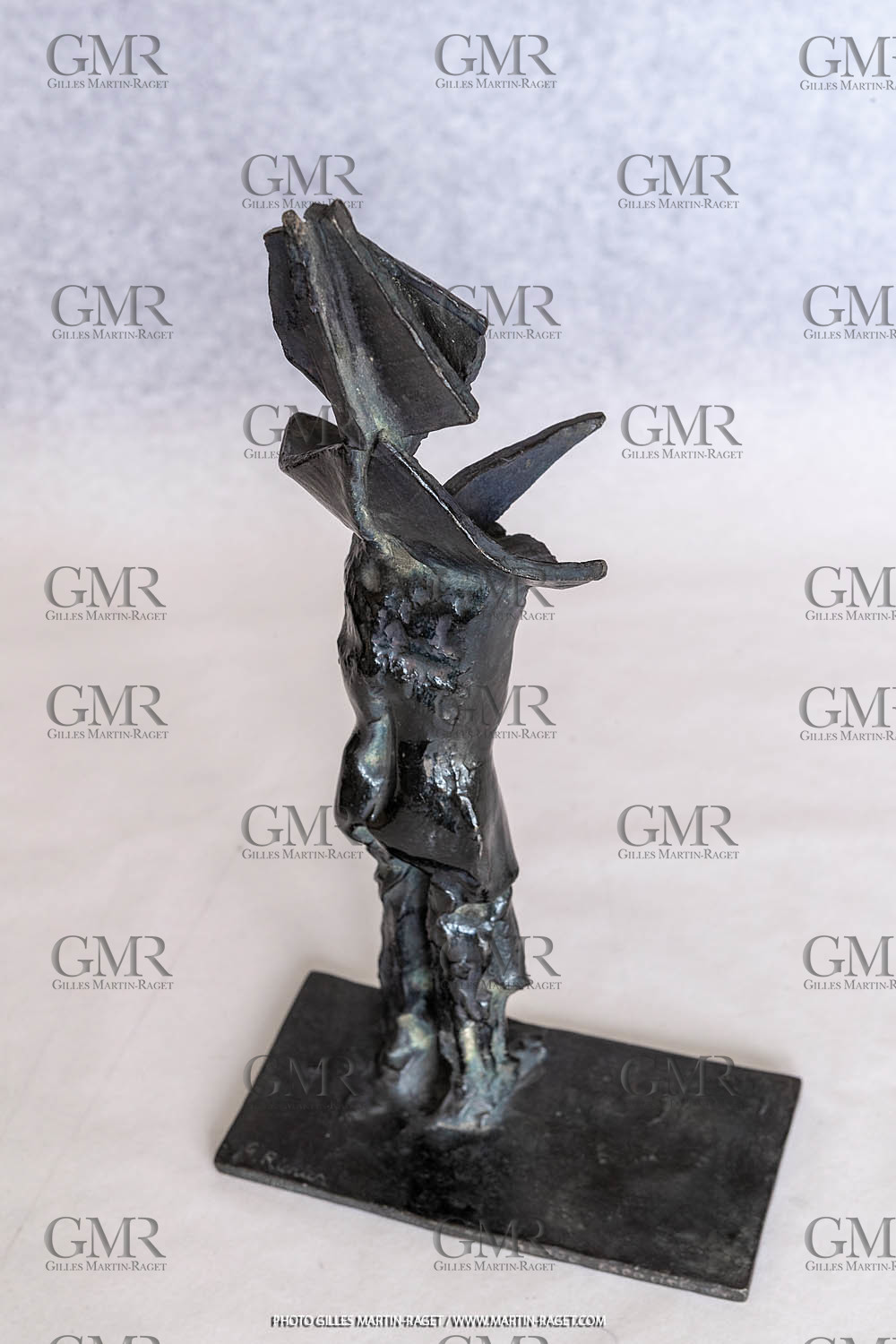 08 01 2023, Marseille (FRA), Oeuvre de Germaine Richier, Guerrier n° 3 1953, Bronze patiné foncé, Epreuve d'exposition, Fondeur : L.Thinot, Paris, 31 x 16 x 11 cm, Collection particulière