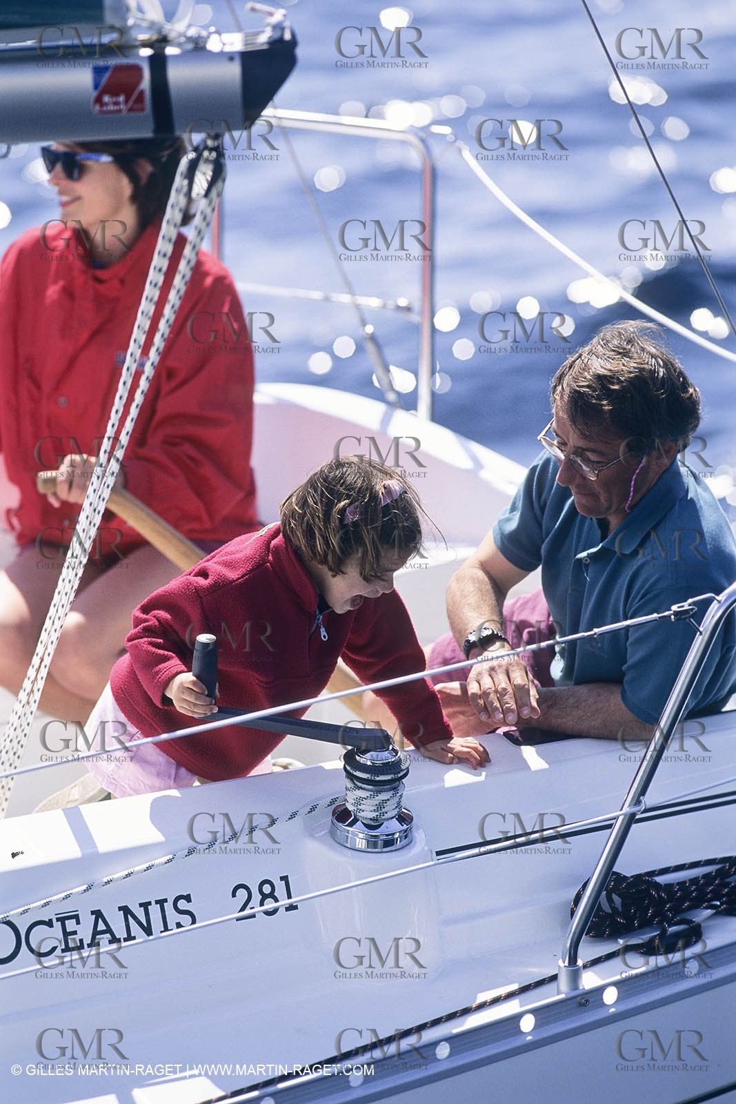 Sailing, cruising, children onboard