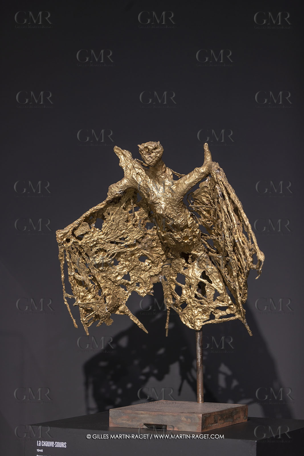 30 10 2023, Montpellier (FRA), oeuvre de Germaine Richier, Exposition Centre Pompidou - Musée Fabre 2023, La Chauve-souris 1946,  Bronze naturel nettoyé, Numéroté 6 6, Fondeur : L. Thinot, Paris, 84 x91 x 58 cm, Musée Fabre Montpellier,  achat de la ville de Montpellier avec la participation du FRAM Languedoc-Roussillon, 1996