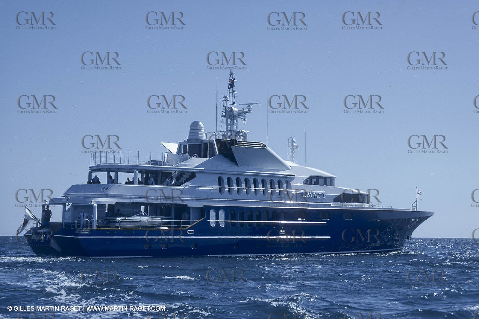 Powerboating, super yachts