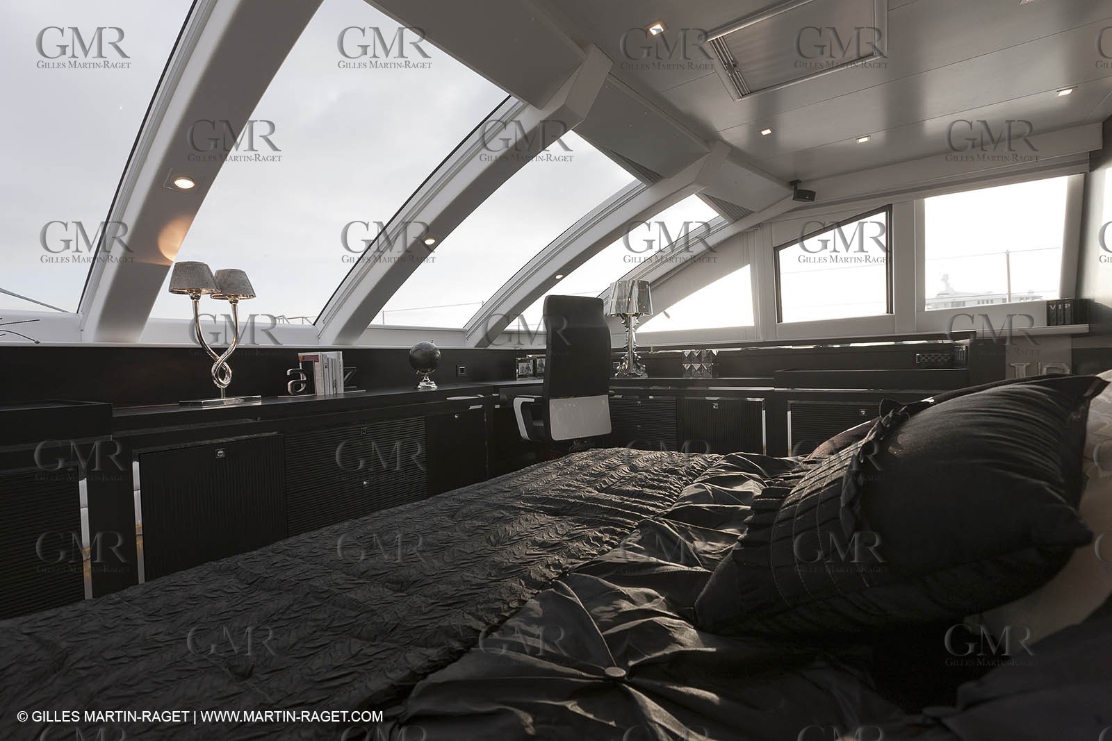 25 02 2011 - La Ciotat (FRA,13) - Super Yachts - Chantier H2X - Cartouche