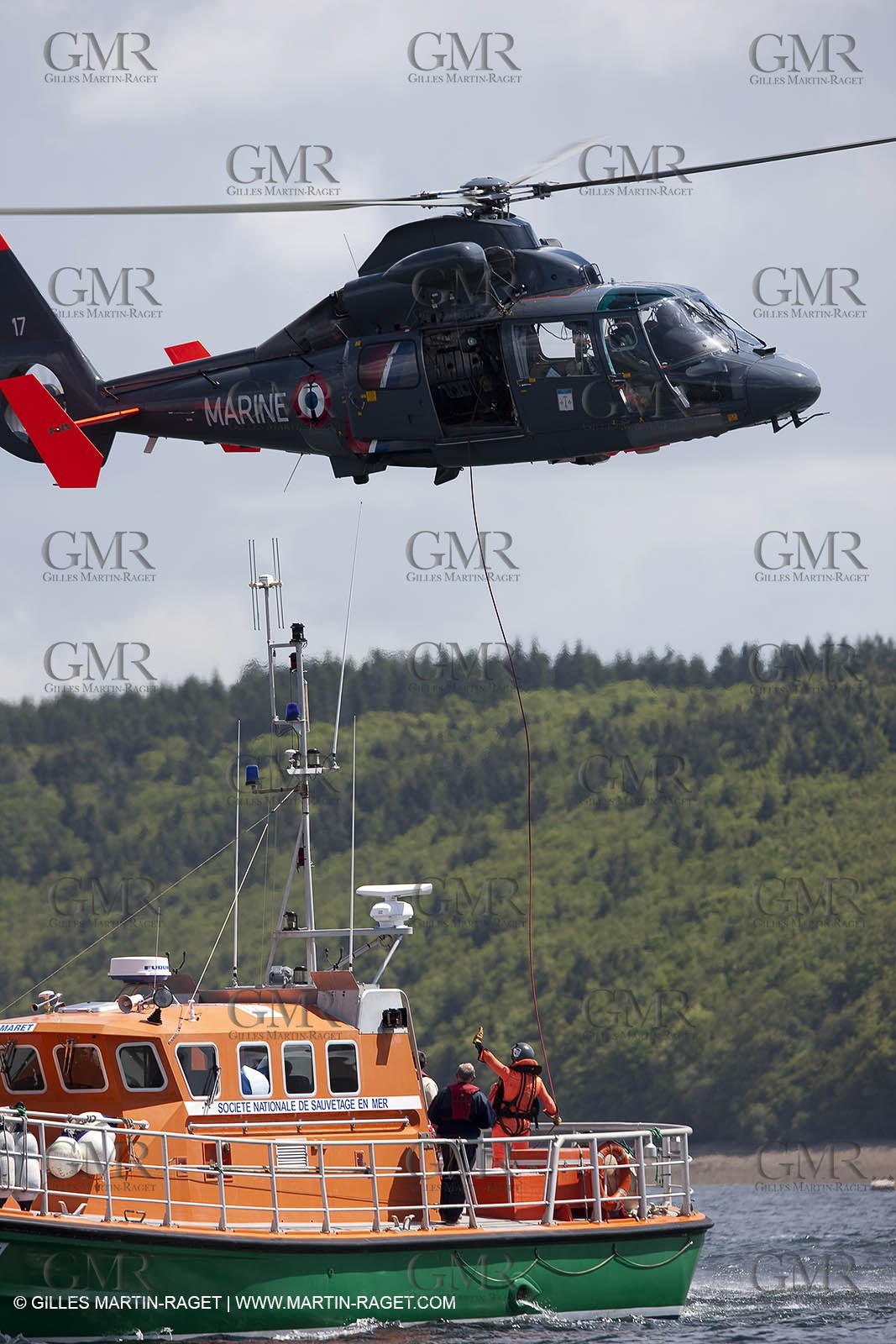 20 04 2010 - Lanveoc Poulmic - French Naxy Grand Prix - Heli rescue demo
