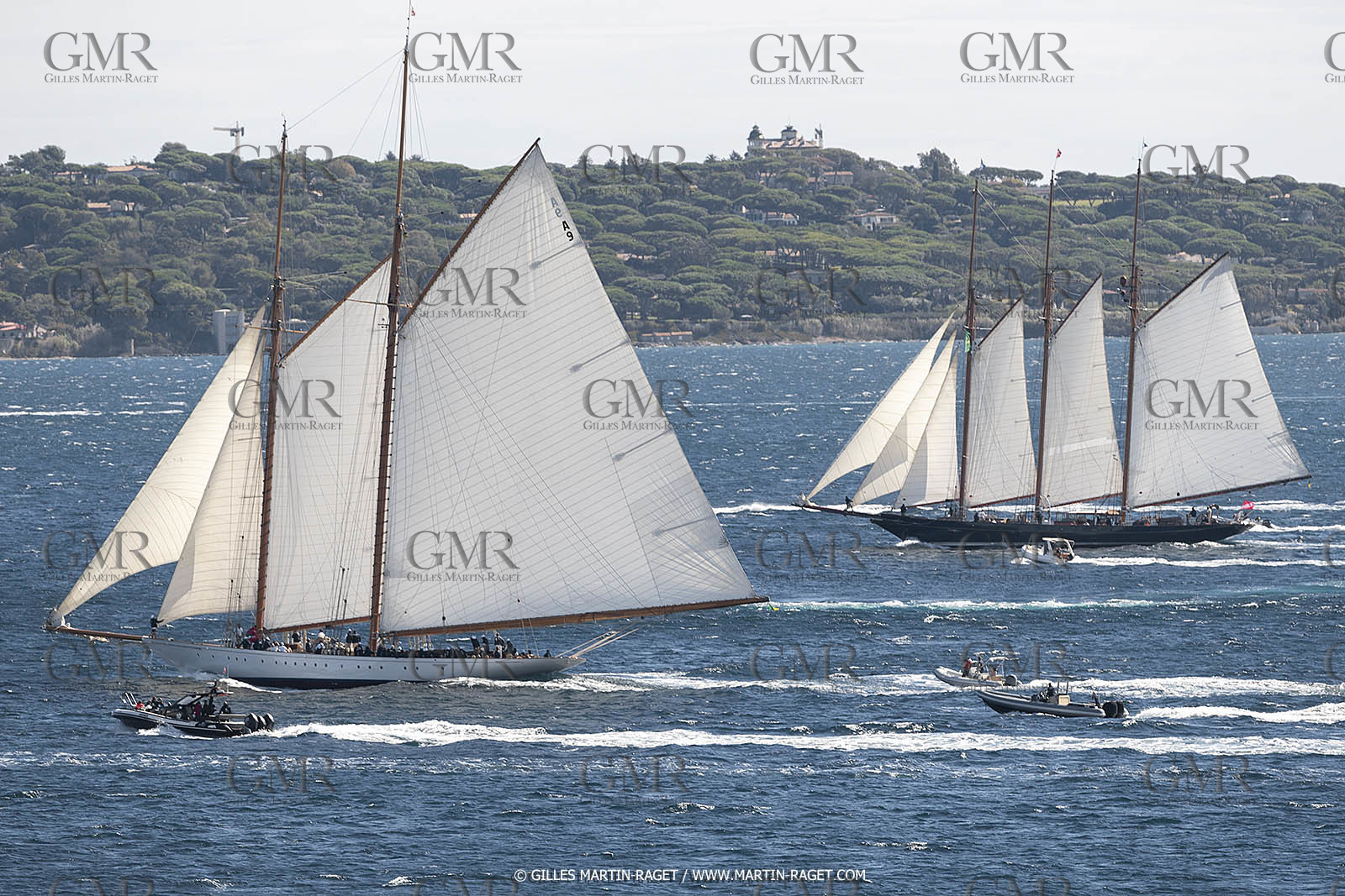 28 09 2022? Saint-Tropez,(FRA,83), Les Voiles de Saint-Tropez 2022 Régate N° 2 poup les modernes, navigation libre pour les grandes goélettes