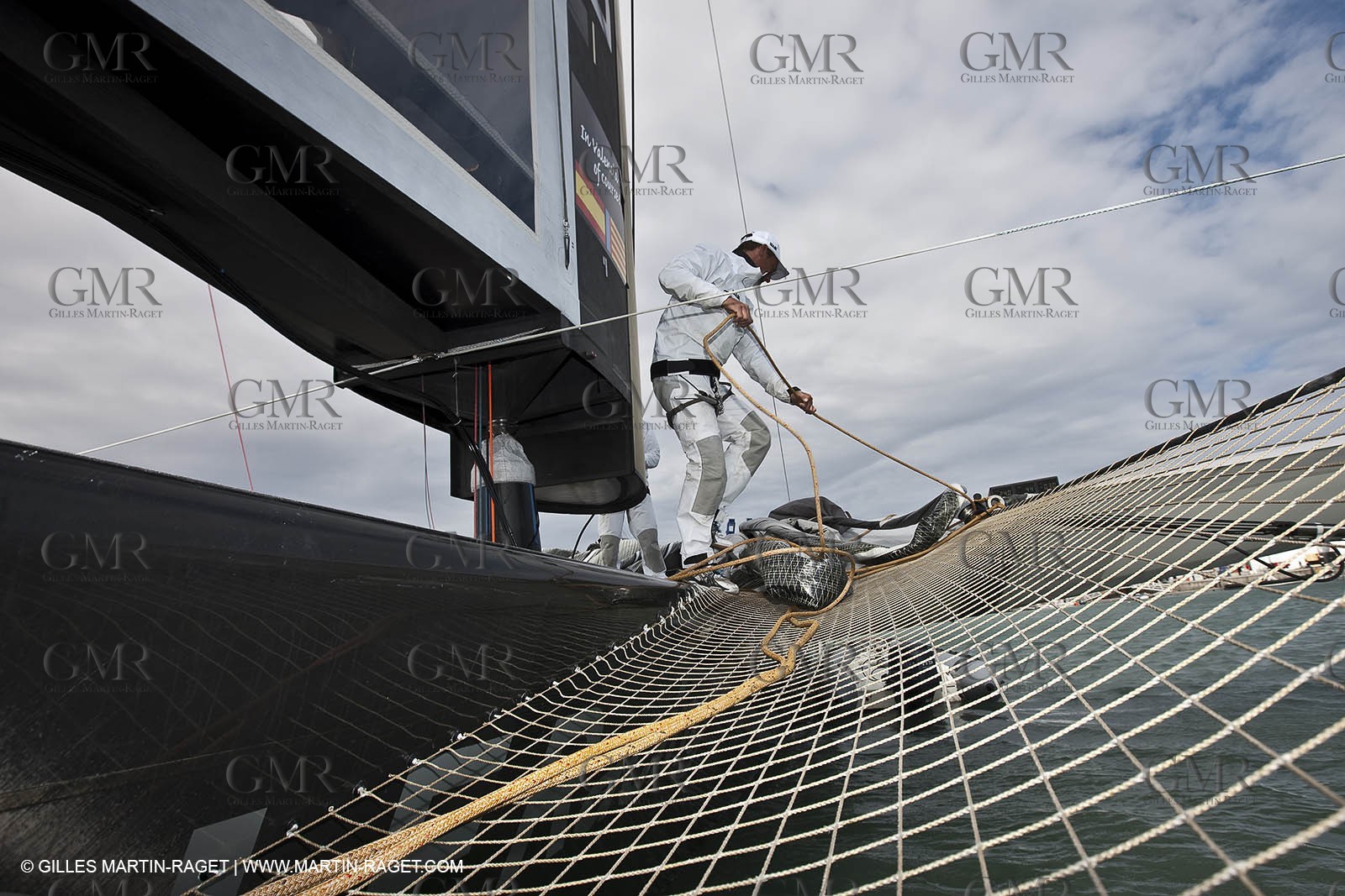 06 02 2010 - Valencia (ESP) - 33rd America's Cup - BMW ORACLE Racing - Day off 1 - Getting the yacht ready