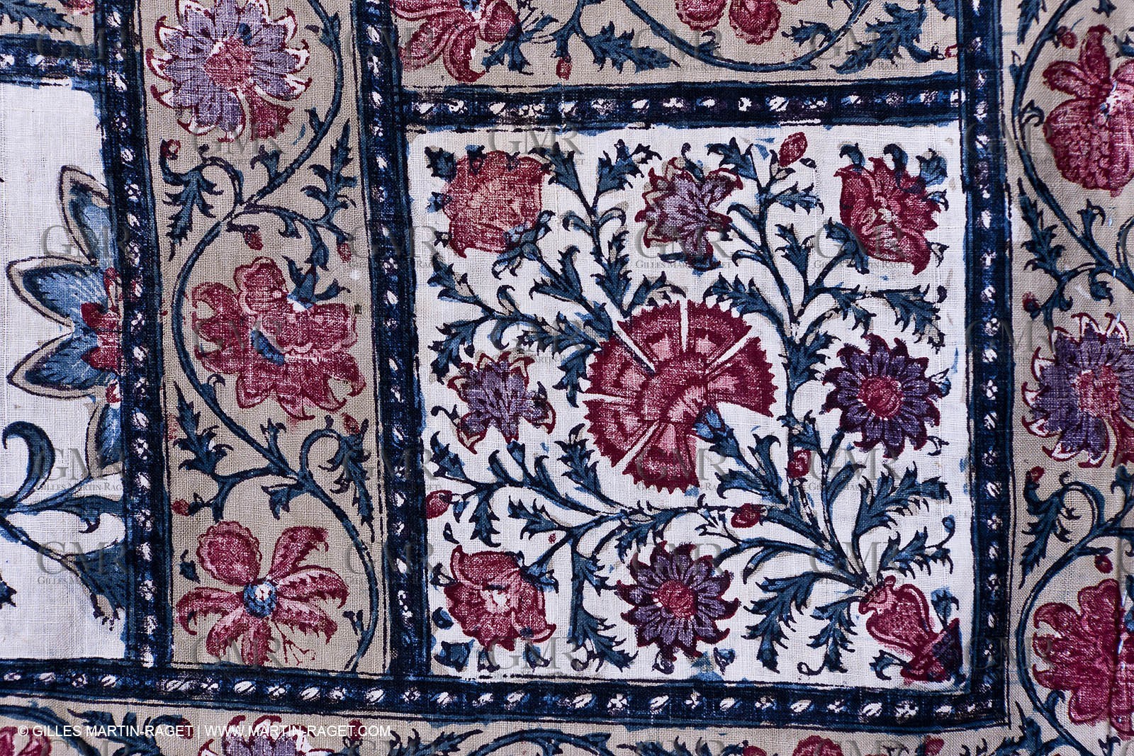 30 06 2011 - Toulon (FRA,83) - Villa Rosemaine - Indiennes sublimes exhibition