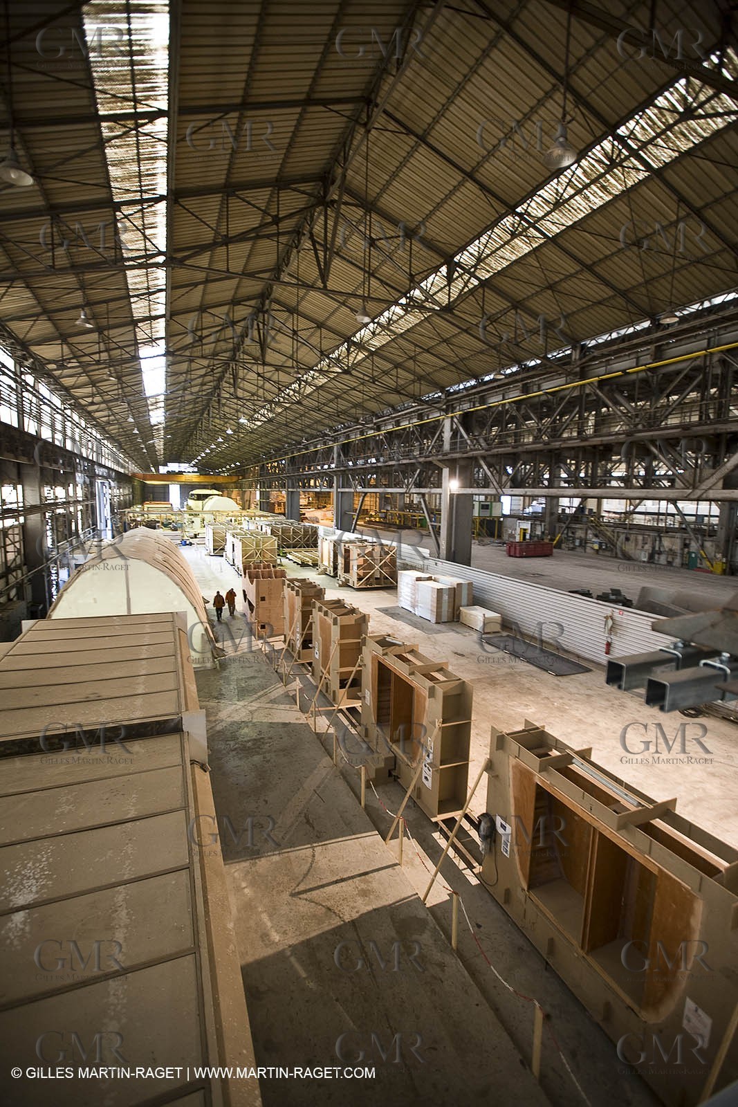 22 01 2008 - La Ciotat (FRA, 13) - Construction of cruising catamaran Nahema at H2X boatyard -modules lamination