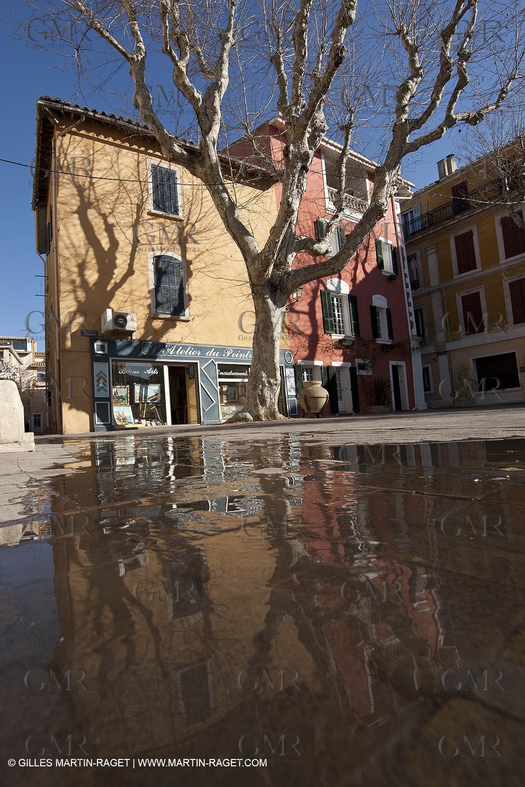 14 03 2012 - Martigues (FRA,13) - neighborhood Le Miroir (the mirror)