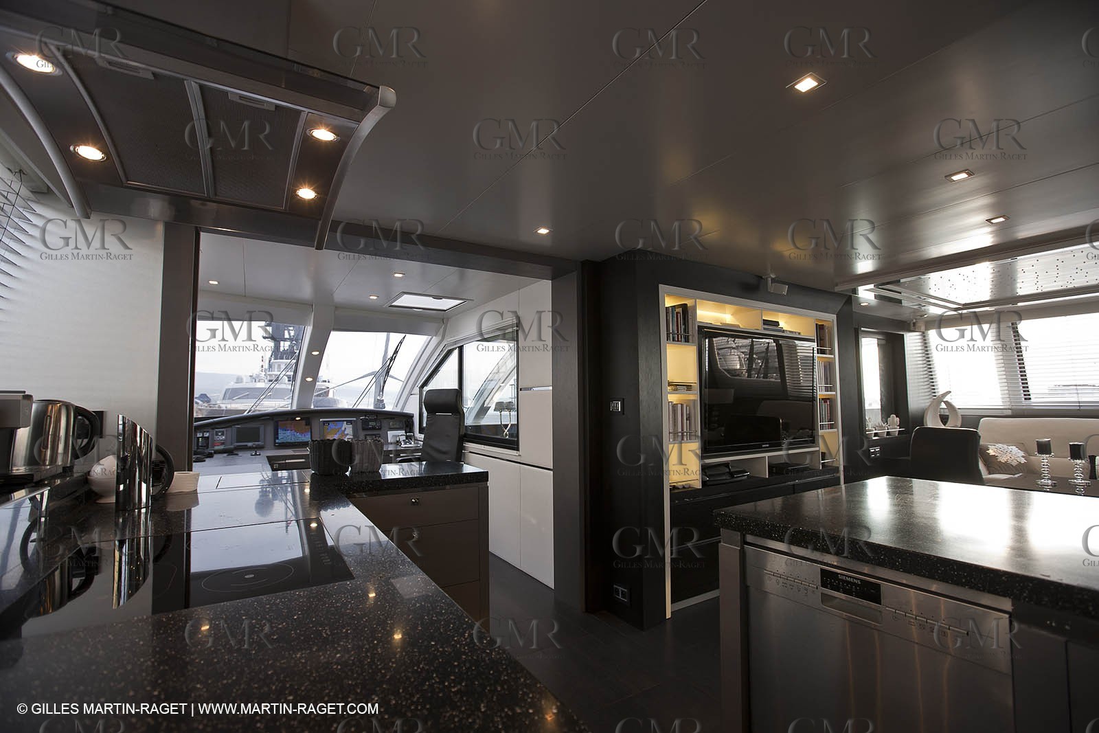 25 02 2011 - La Ciotat (FRA,13) - Super Yachts - Chantier H2X - Cartouche