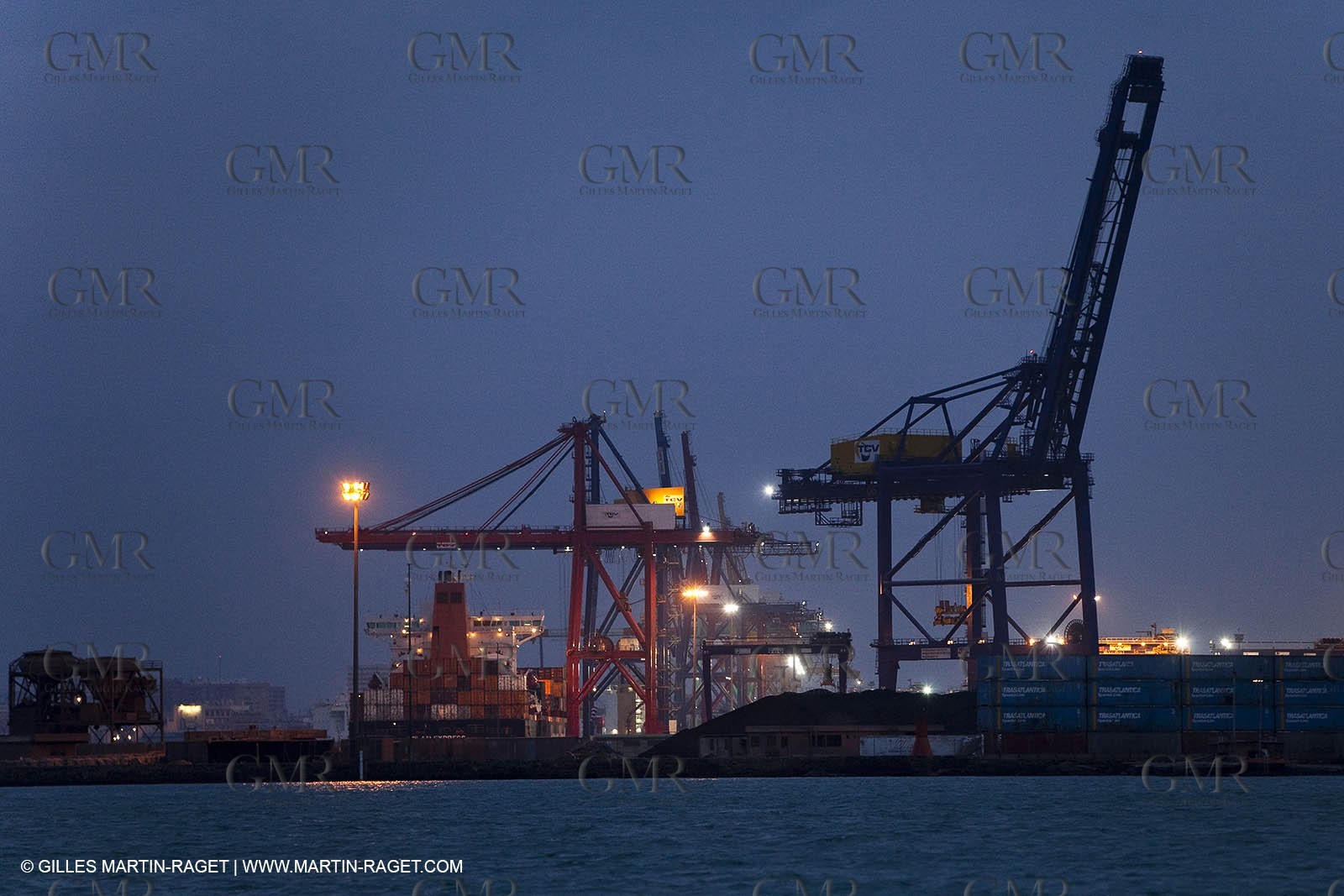 23 01 2010 - Valencia (ESP) - 33rd America's Cup - BMW ORACLE Racing - Valencia training - Day 4