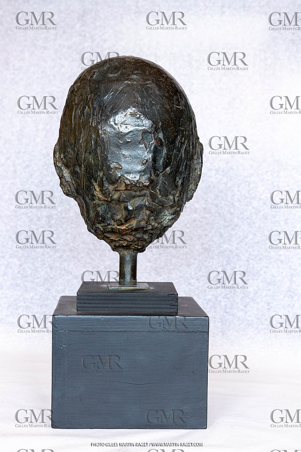 13 01 2003, Marseille (FRA,13), Oeuvre de Germaine Richier, Heinz, 1944, bronze patiné foncé, épreuve d'exposition, Fondeur : Susse, Paris, 30 X 19 X 24 cm, collection particulière