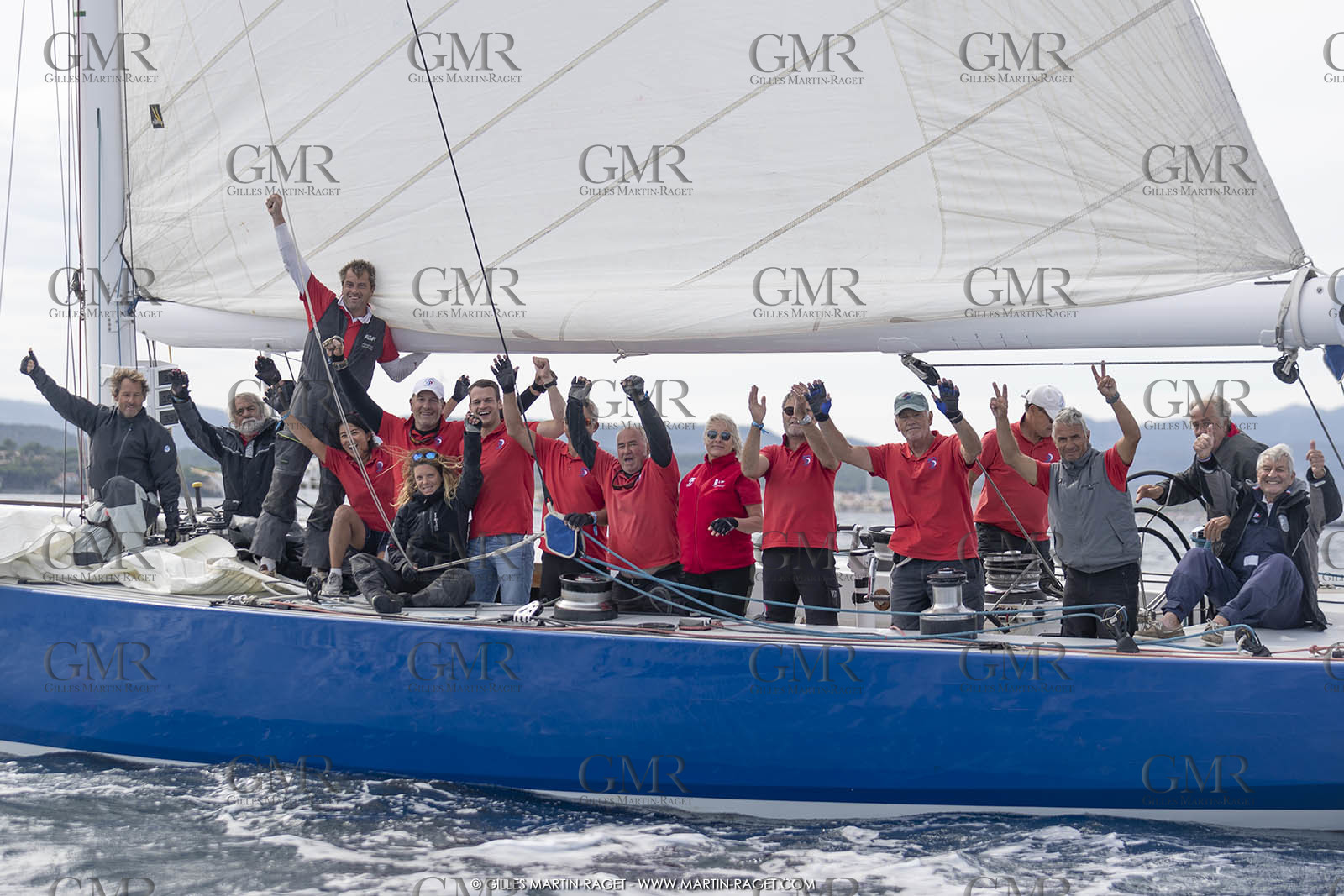 29  2022, Saint-Tropez (FRA,83), Les Voiles de Saint-Tropez 2022, journée des défis, Clu 55 Cup ,France 1 conrte Tuiga, équipage France 1