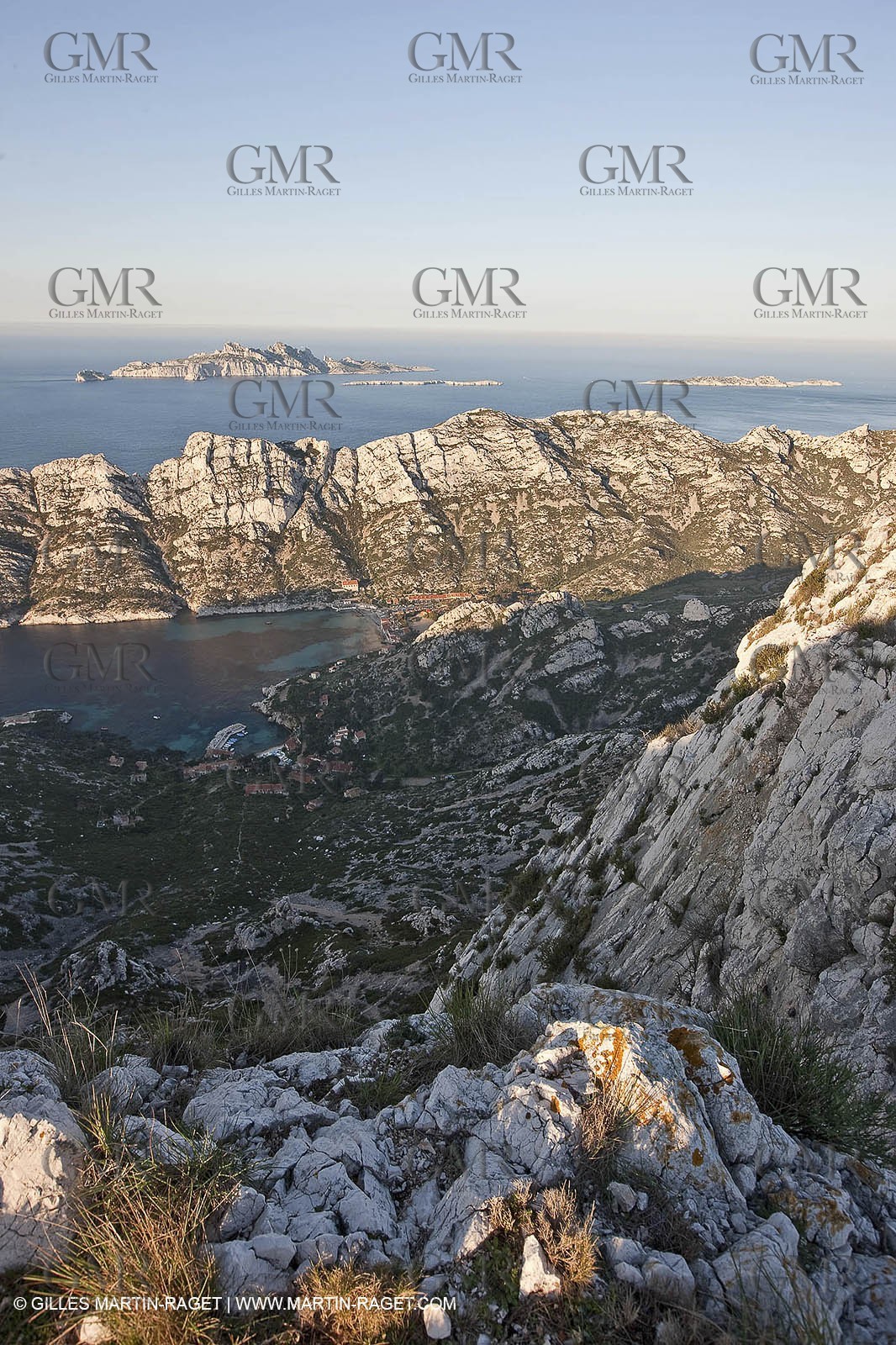 04 04 2009 - Marseille (FRA, 13) - Les Calanques - Marseille as seen from the top of the Baou Rond