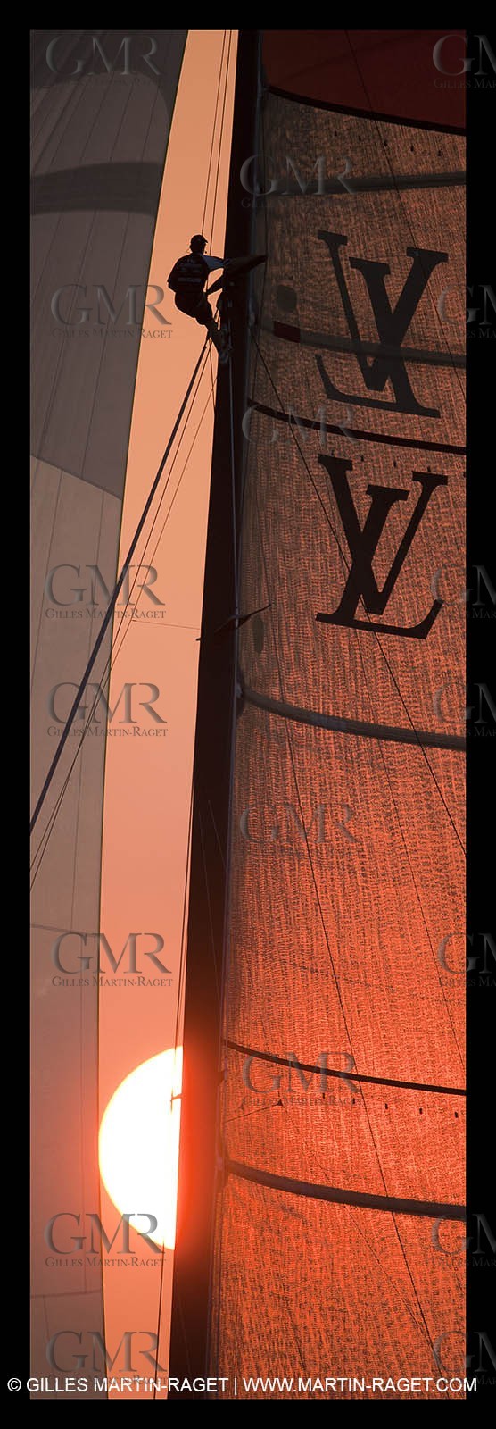 21 11 2010 - Dubai (UAE) - Dubai Louis Vuitton Trophy -  Round 2 - BMW ORACLE Racing