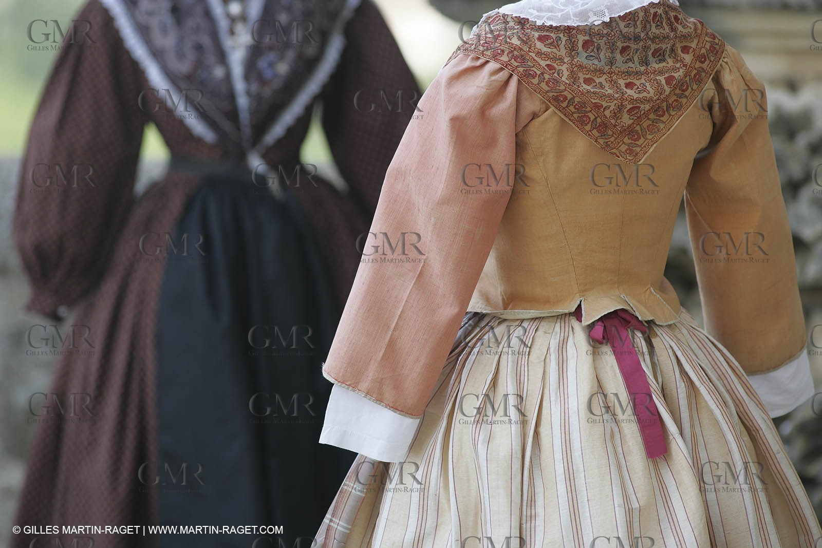 May 2004 - La Tour d'Aigues (FRA, 84) - Old costumes for women of the South exhibition