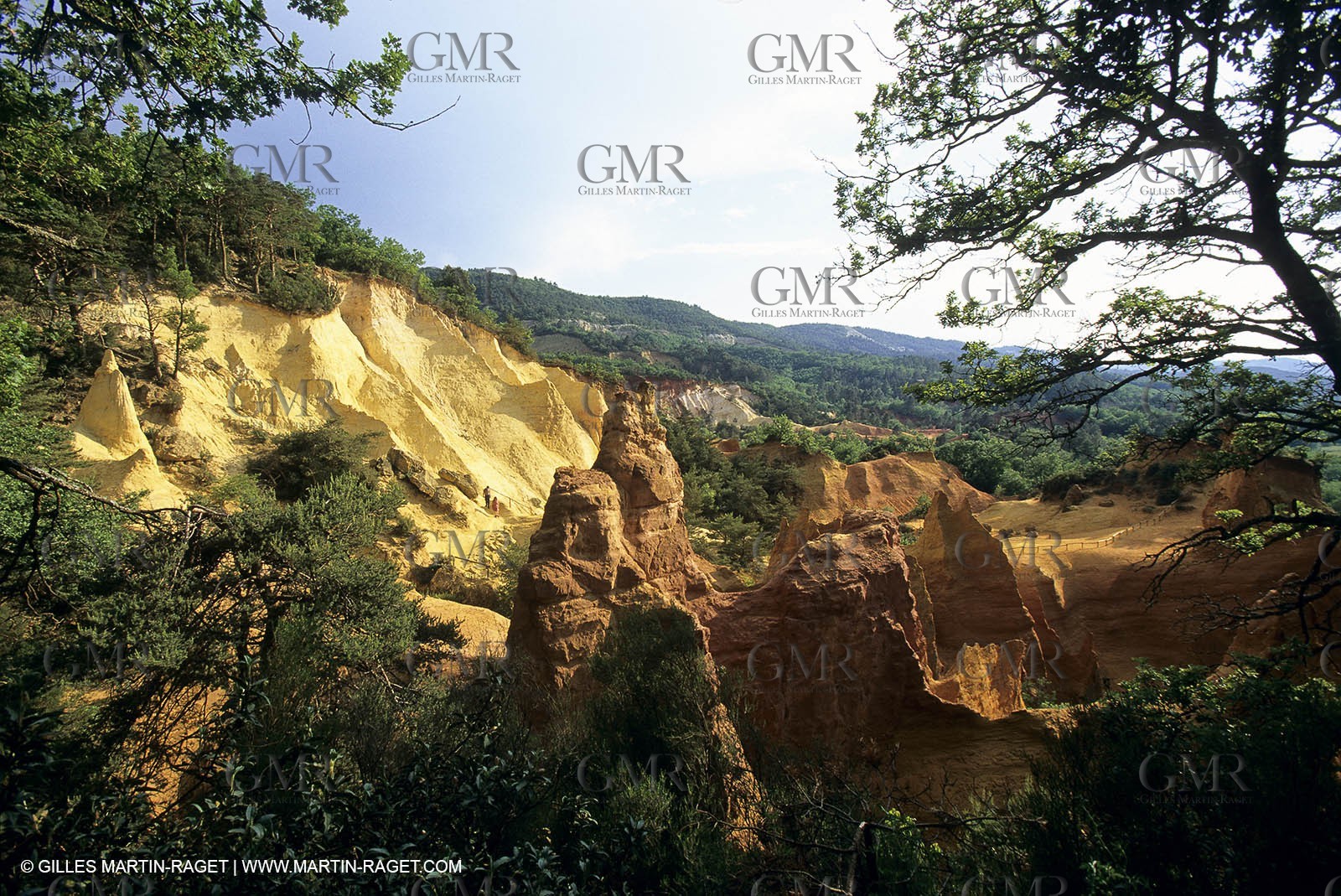 France, Provence, Luberon, Carrières d'ocre près d'Apt, ocher stone pit near Apt