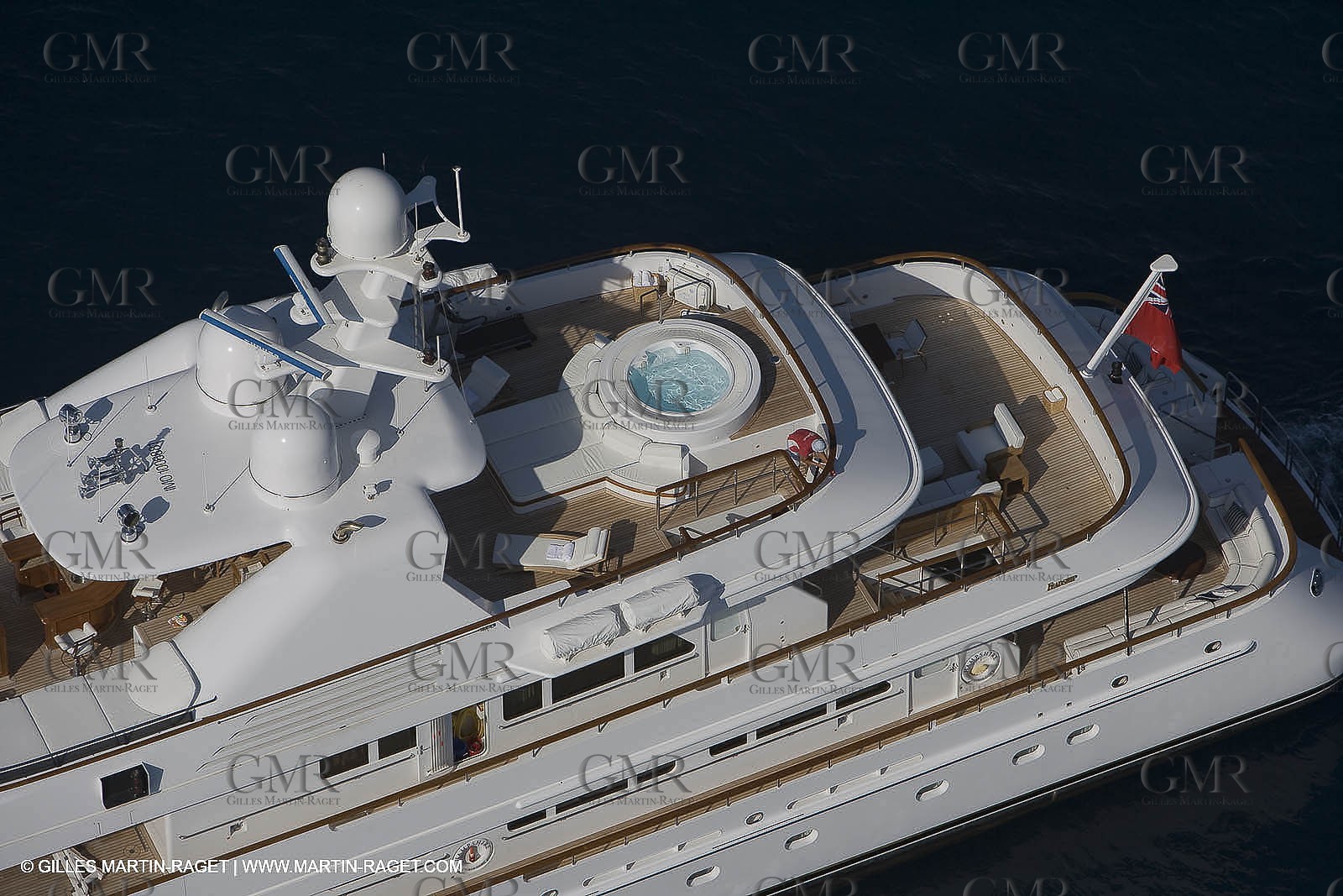 28 07 2007 - St Jean Cap Ferrat - SuperYachts - Motor Yachts - Hampshire