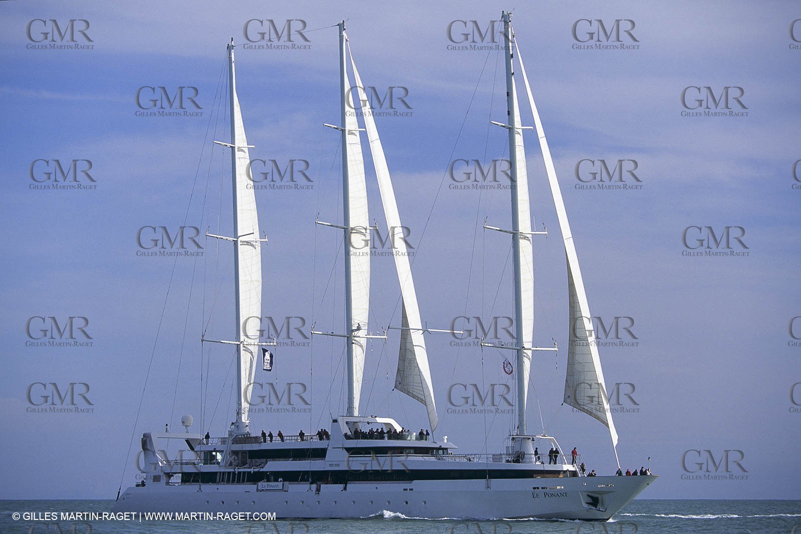 Paquebots, liners, cruise ships