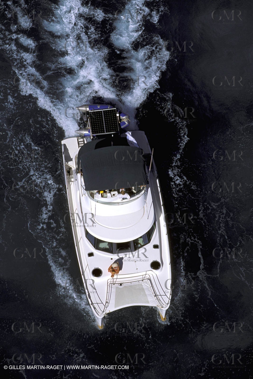 Motor boat running