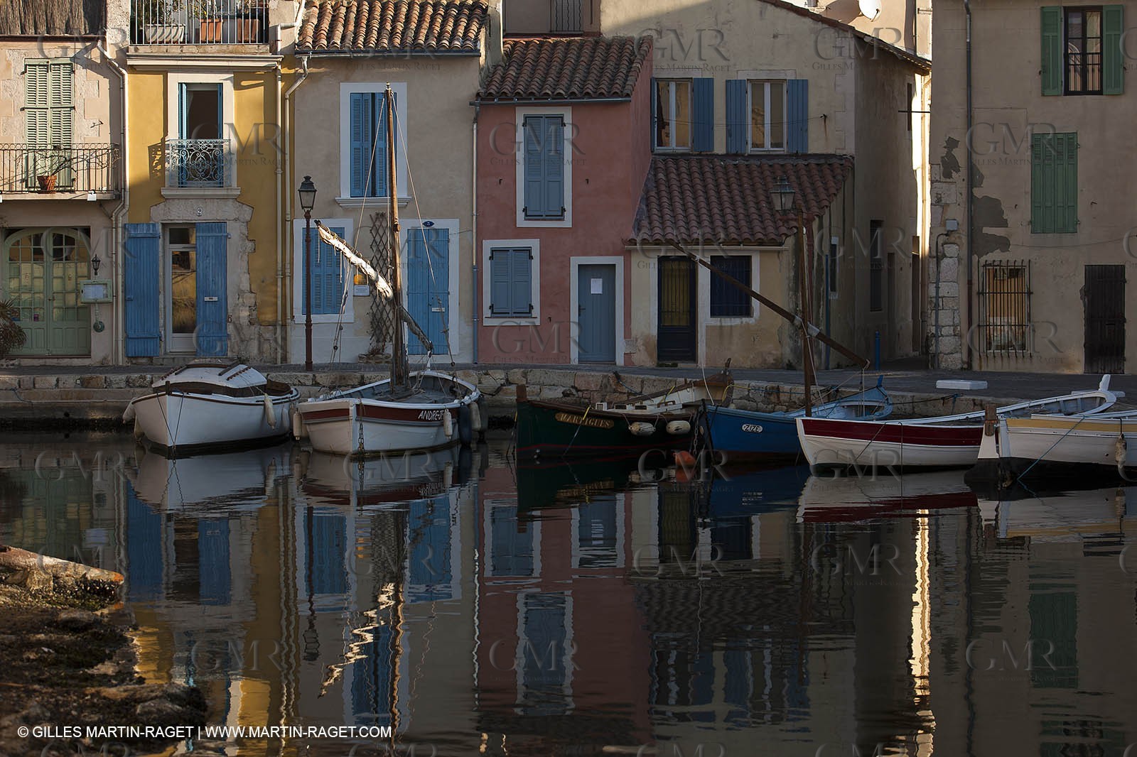 14 03 2012 - Martigues (FRA,13) - neighborhood Le Miroir (the mirror)