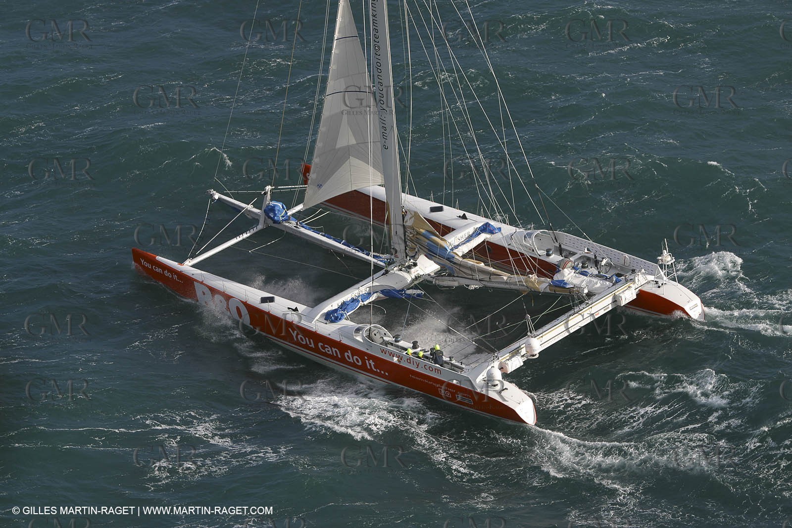 Kingfisher II - Jules Verne Trophy 2002 start - Brest