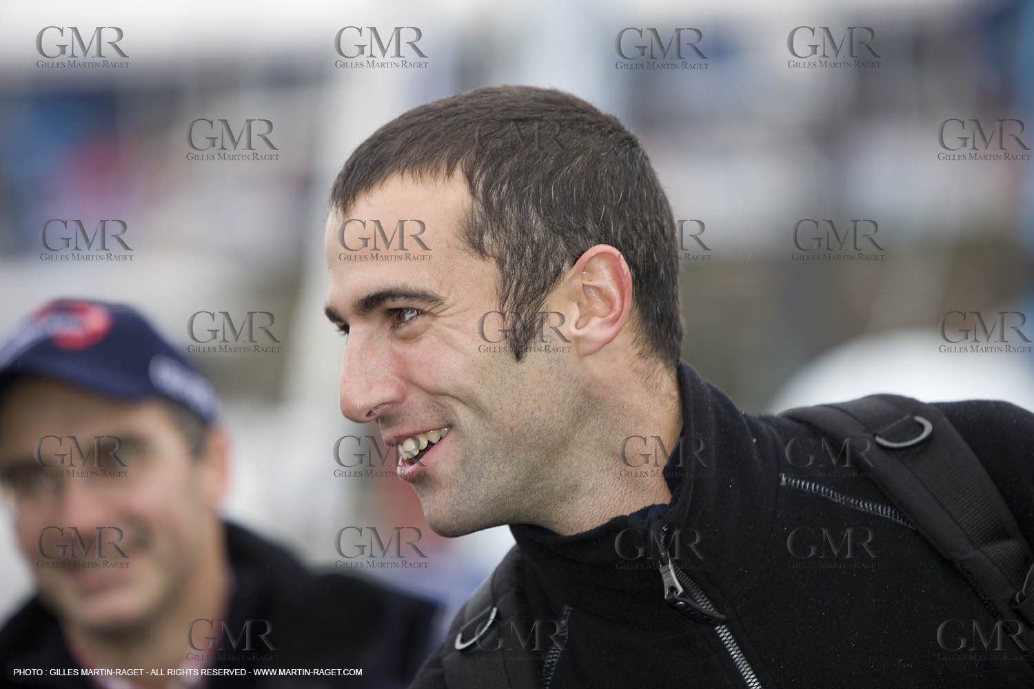 03 11 2008 - Les Sables d'Olonne (FRA,85) - Vendée Globe 2008 - Dockside ambiances - last moments with friends and family before the start