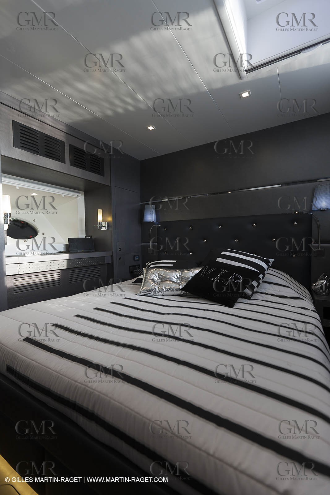 25 02 2011 - La Ciotat (FRA,13) - Super Yachts - Chantier H2X - Cartouche