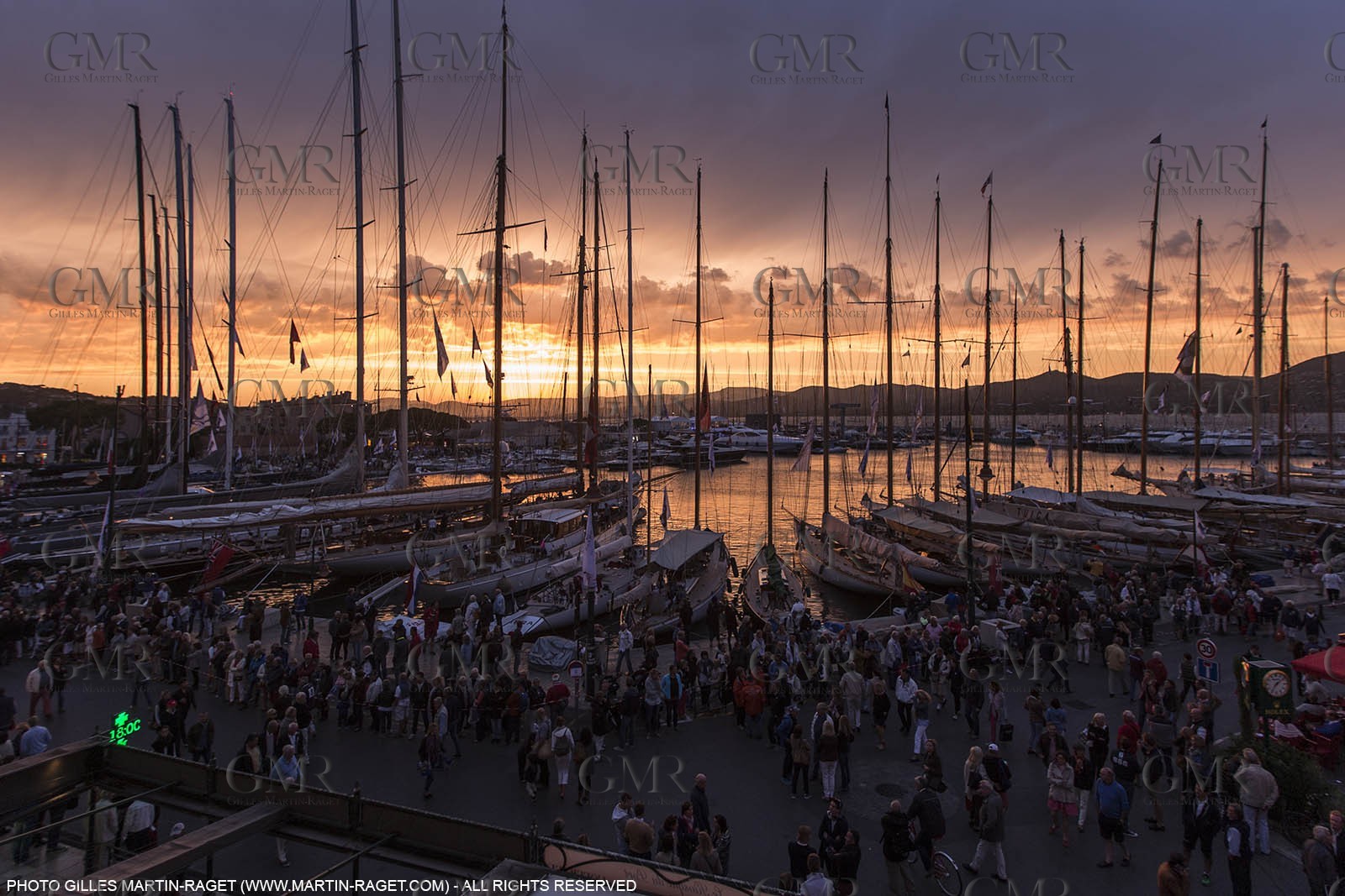 01 10 2025, Saint-Tropez (FRA,83) , Voioes de Saint-Tropez 2015, Day 4, Crew parade