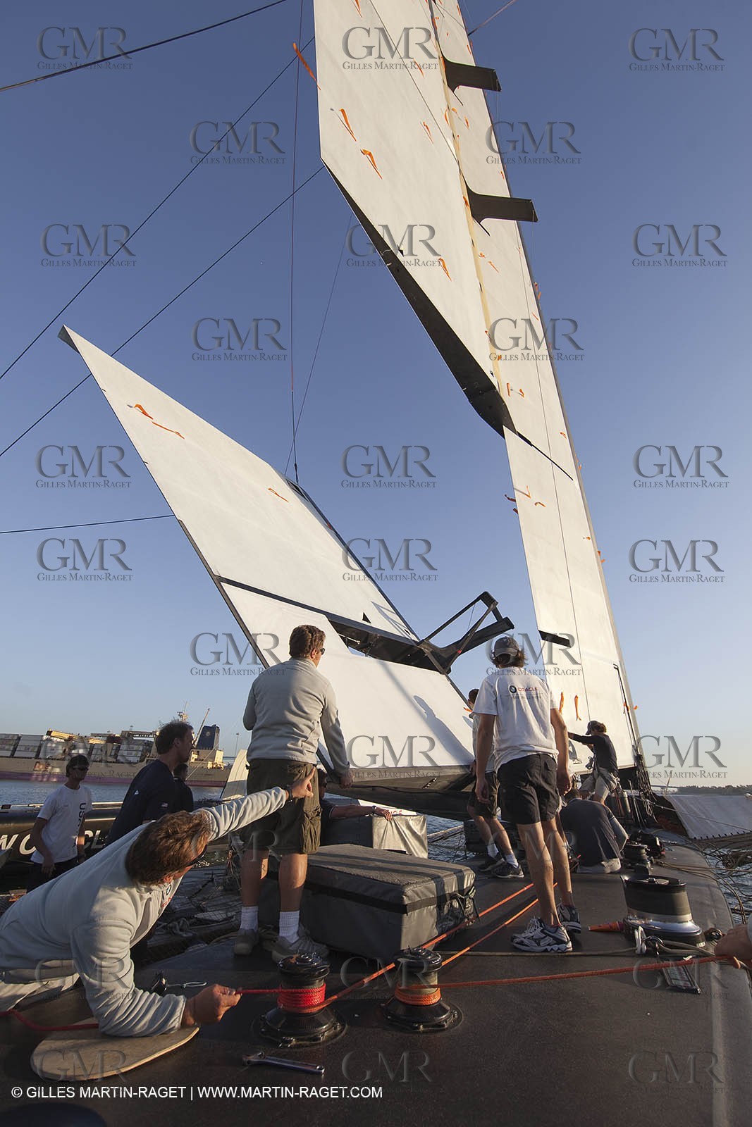 15 11 2009 - San Diego (USA, CA) - 33rd America's Cup - BMW ORACLE Racing - Wing trials, Day 4