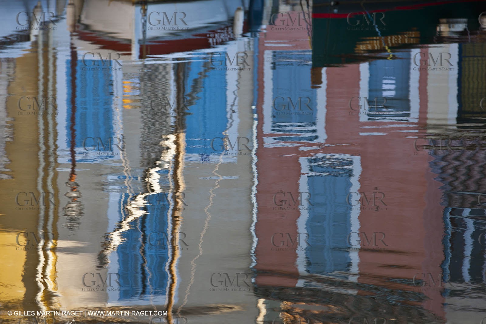 14 03 2012 - Martigues (FRA,13) - neighborhood Le Miroir (the mirror)