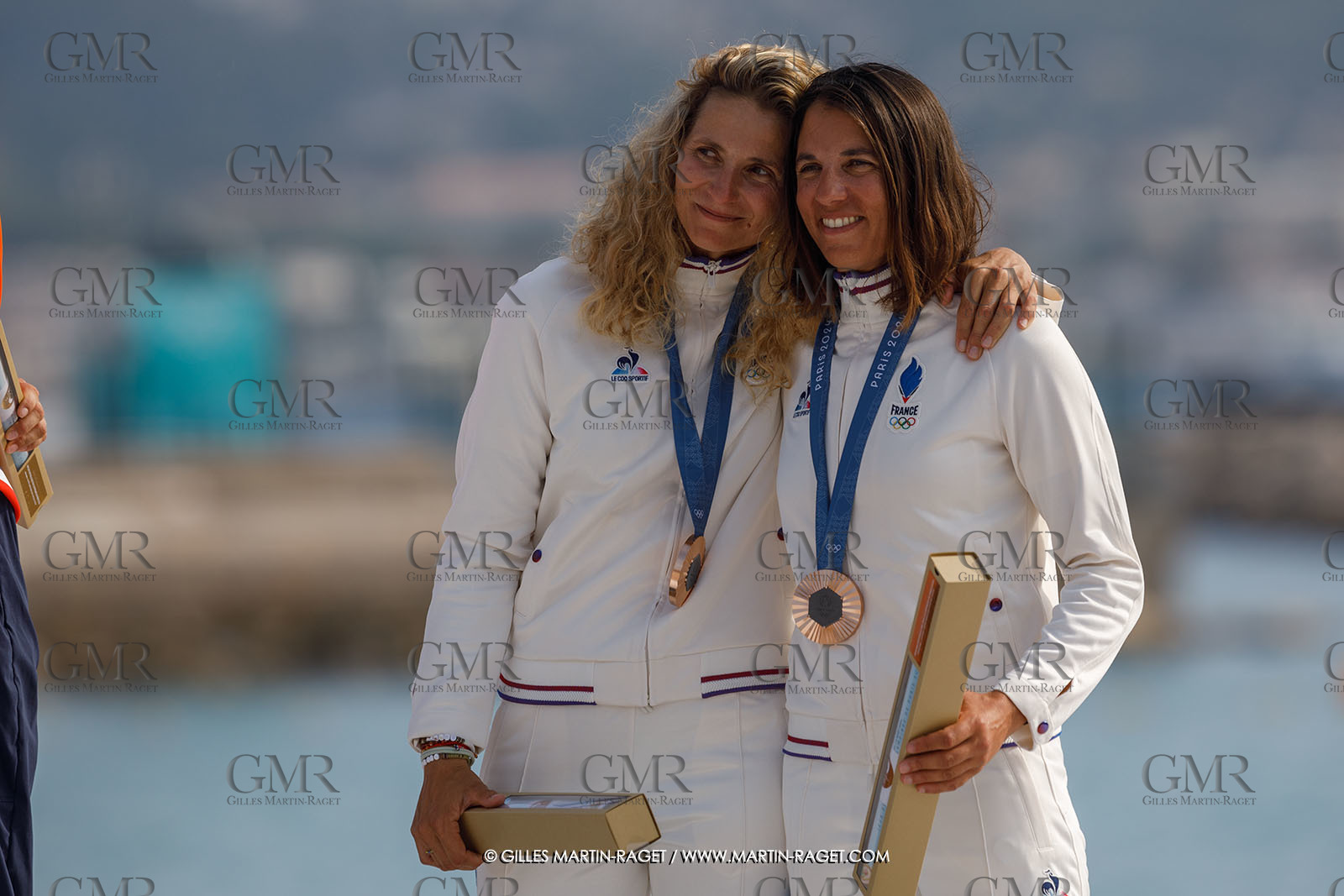 02 08 2024, Marseille (FRA), Paris 2024 Olympic Games, Sailing, Race Day 5, Medal ceremony for 49er FX and 49er