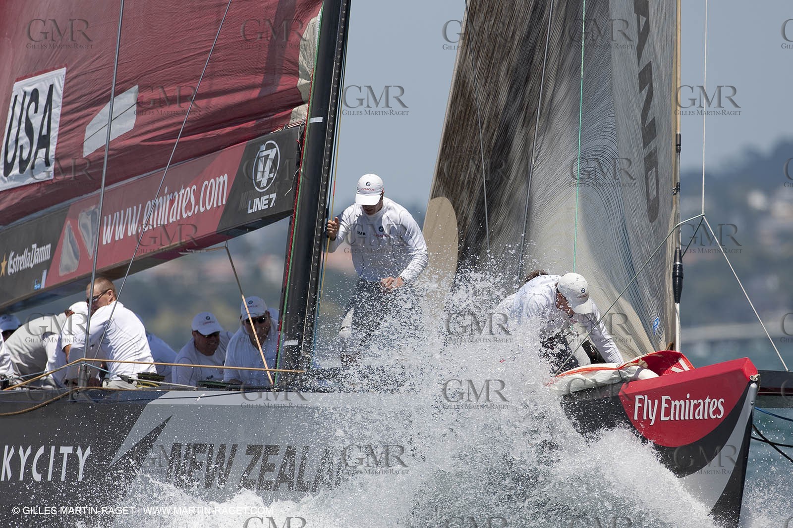 23 01 2009 - Auckland (NZL) -  Louis Vuitton Pacific Series - BMW ORACLE Racing-Tuning up onboard Emirates Team New Zealand yacht