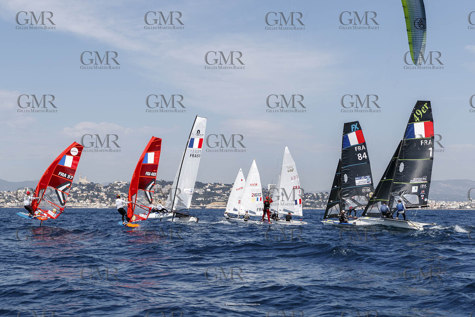 15 04 2024, Marseille (FRA), présentation des sélectionnés olympiques français en voile pour les Jeux Olympiques de Paris 2024.  Alex Mazella (Kite hommes - Formula Kite); Laurianne Nolot (Kite femmes - Formula Kite); Nicolas Goyard (Planche à voile hommes - iQFoil); Hélène Noesmoen (Planche à voile femmes- iQFoil); Camille Lecointre-Jeremie Mion (dériveur double mixte - 470); Louise Cervera (Dériveur femmes - ILCA 6); Jean-Baptiste Bernaz (Dériveur hommes - ILCA 7); Tim Mourniac - Lou Berthomieu (Multicoque mixte - Nacra 17); Clément Péquin - Erwan Fischer (Skiff hommes - 49er); Sarah Steyaert-Charline Picon (Skiff femmes - 49er FX).